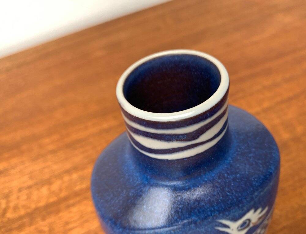 Danish mid-century porcelain vase from the Baca line with bird motif by Nils Thorsson for Aluminia Royal Copenhagen, 1960s.