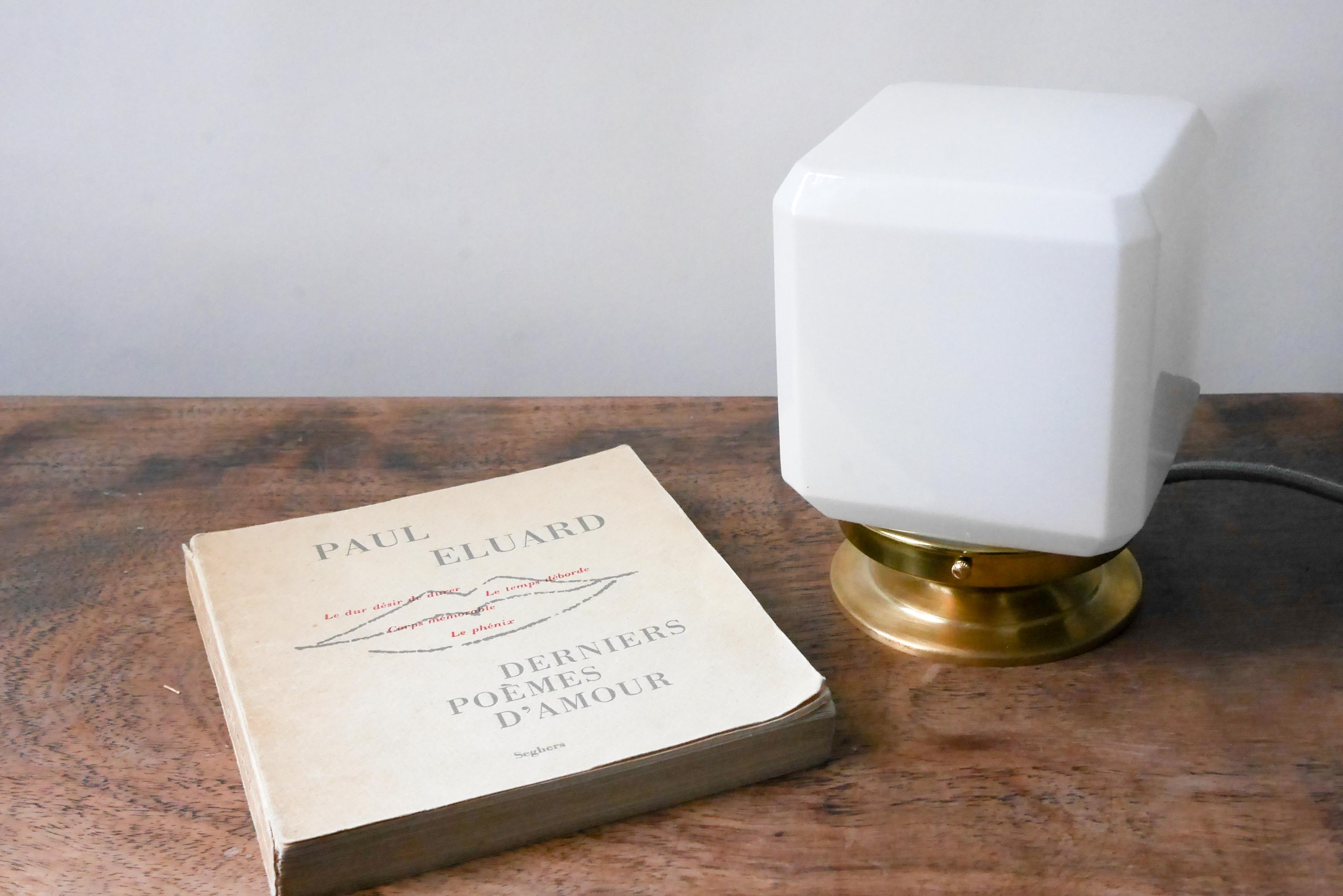 Vintage laying lamp