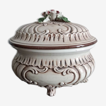 Small oval ceramic tureen L20Xl16Xh18 with pink