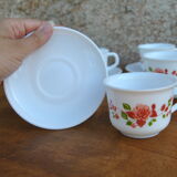 Series of 4 cups et under cups pink patterns Arcopal 80s