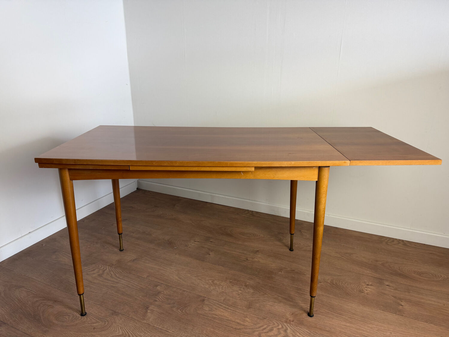 Vintage extendable dining table
