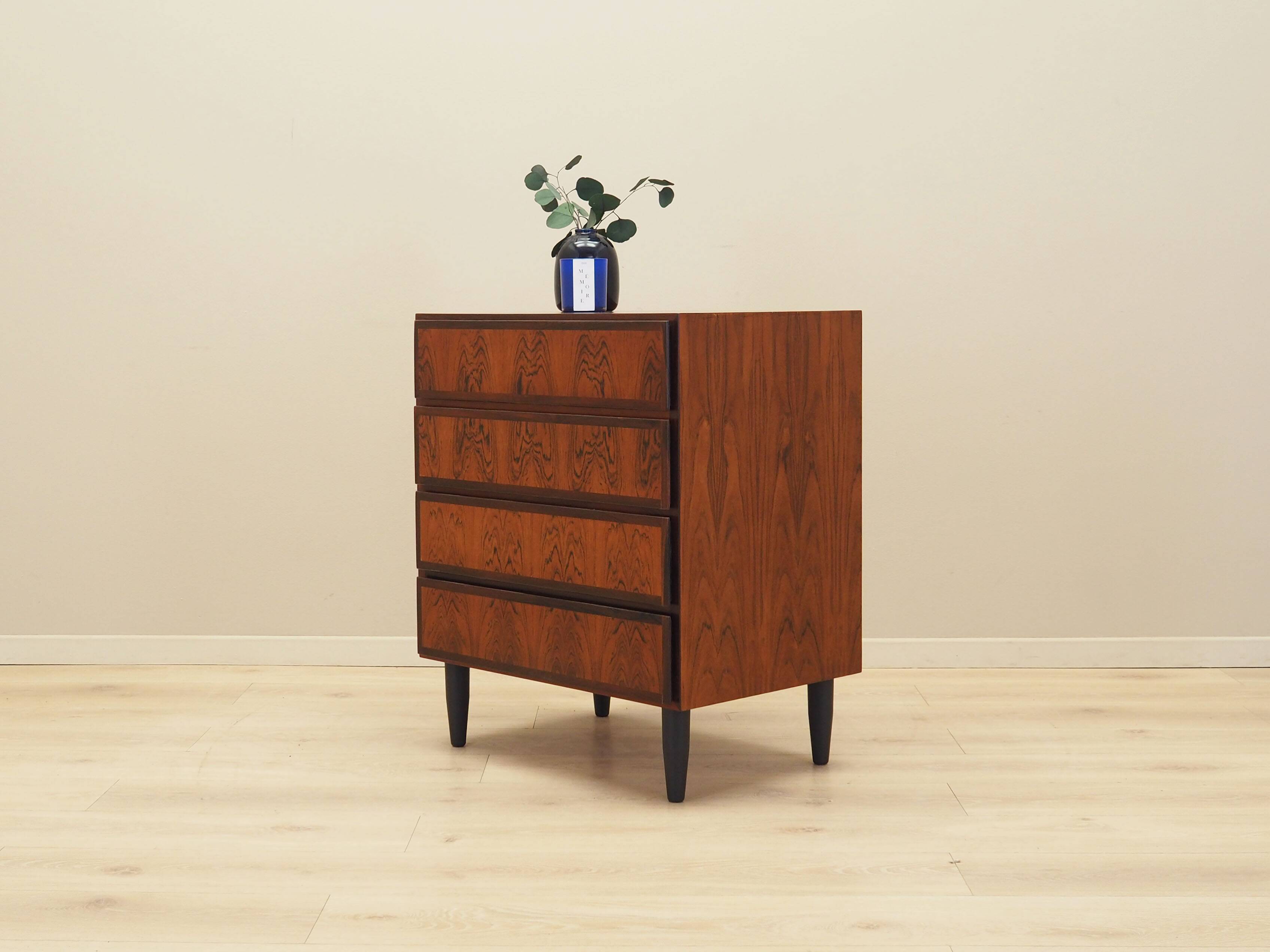 Commode en palissandre, design danois, années 1970, fabricant : Omann Jun