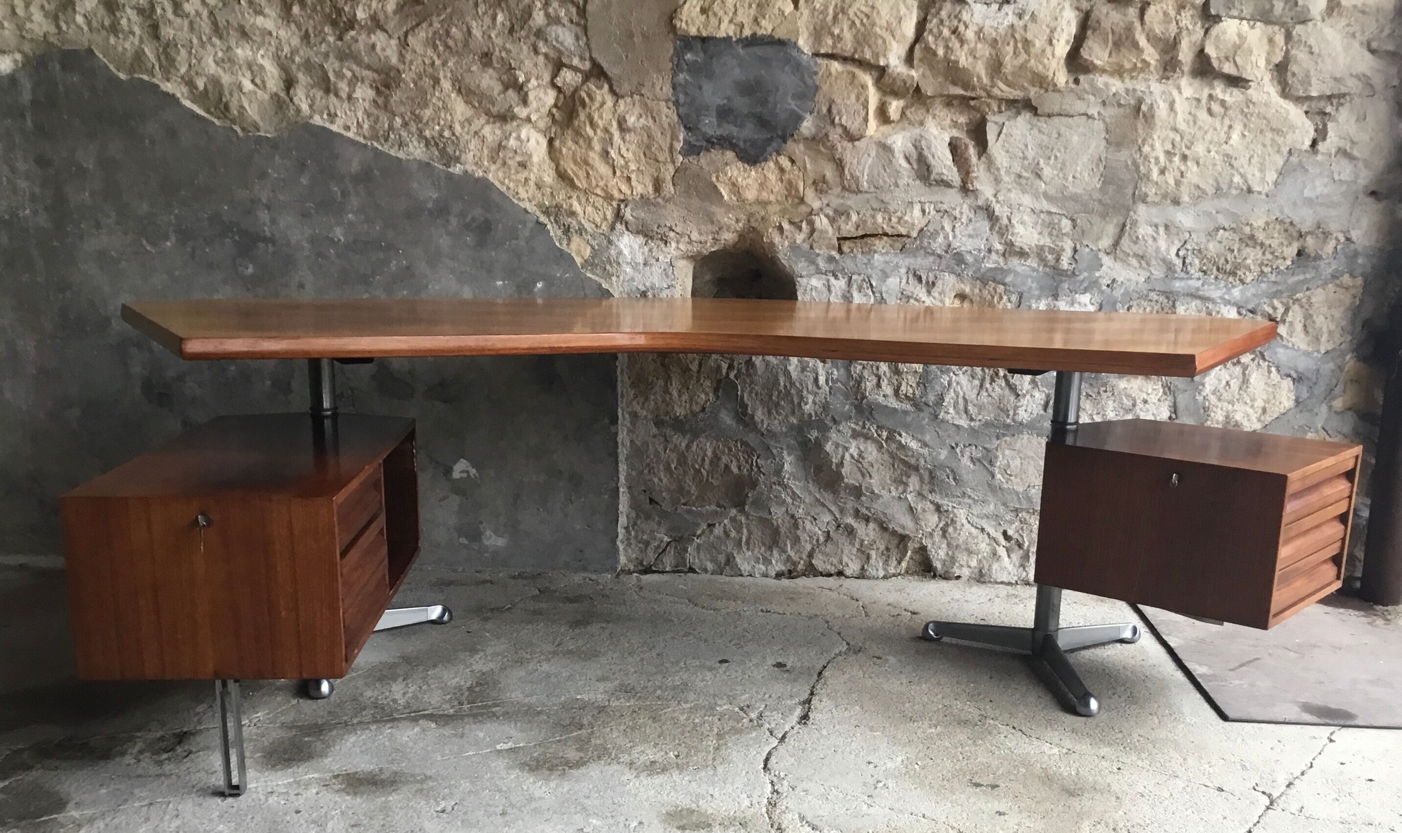 Boomerang desk by Osvaldo Borsani for Tecno, Italy 1950