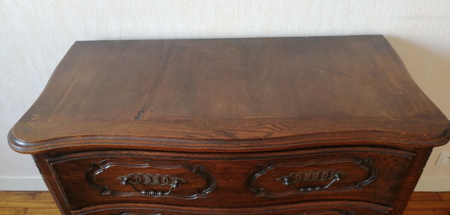 Oak chest of drawers