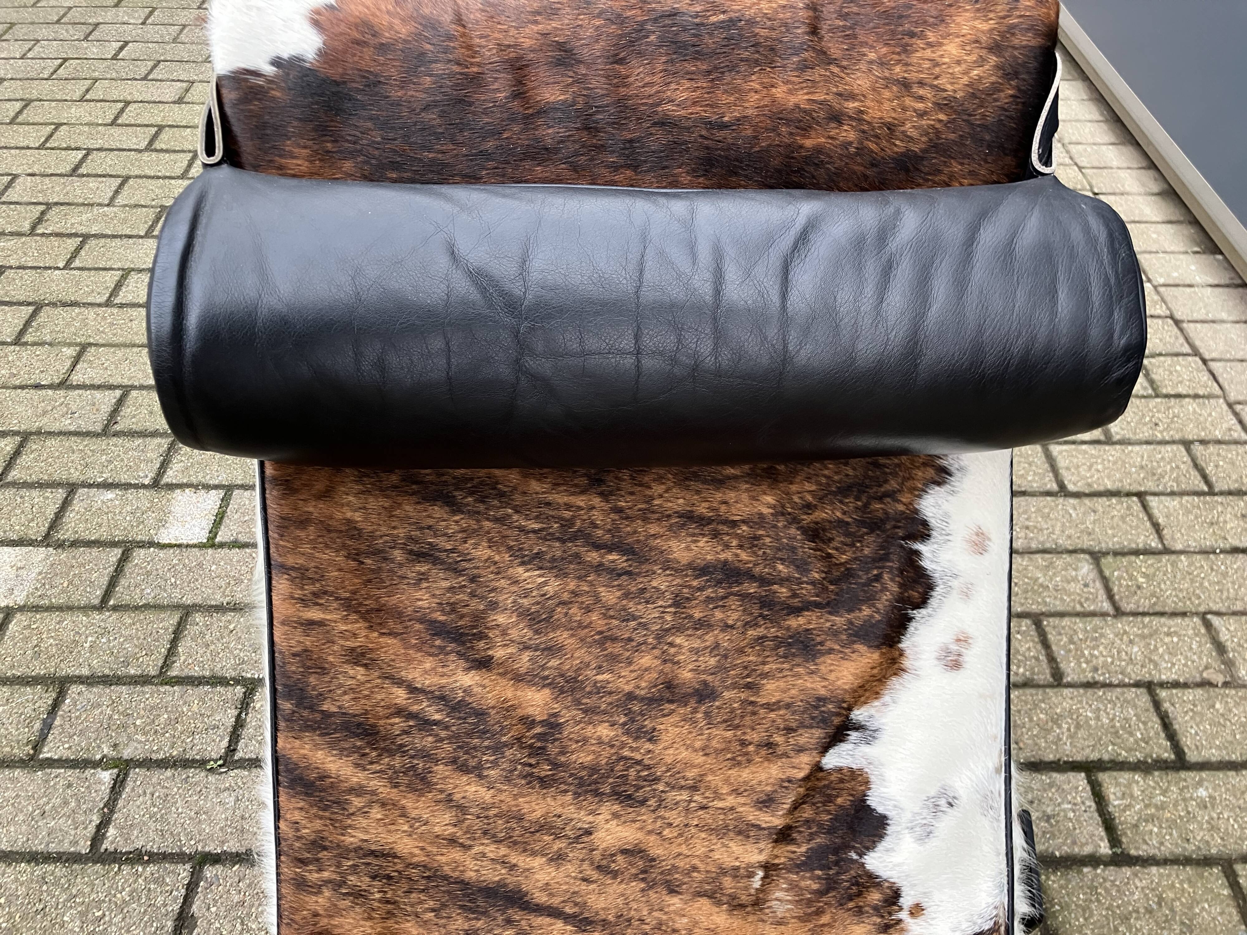 Originele Low numbered Cassina Le Corbusier Lc4 Pony skin