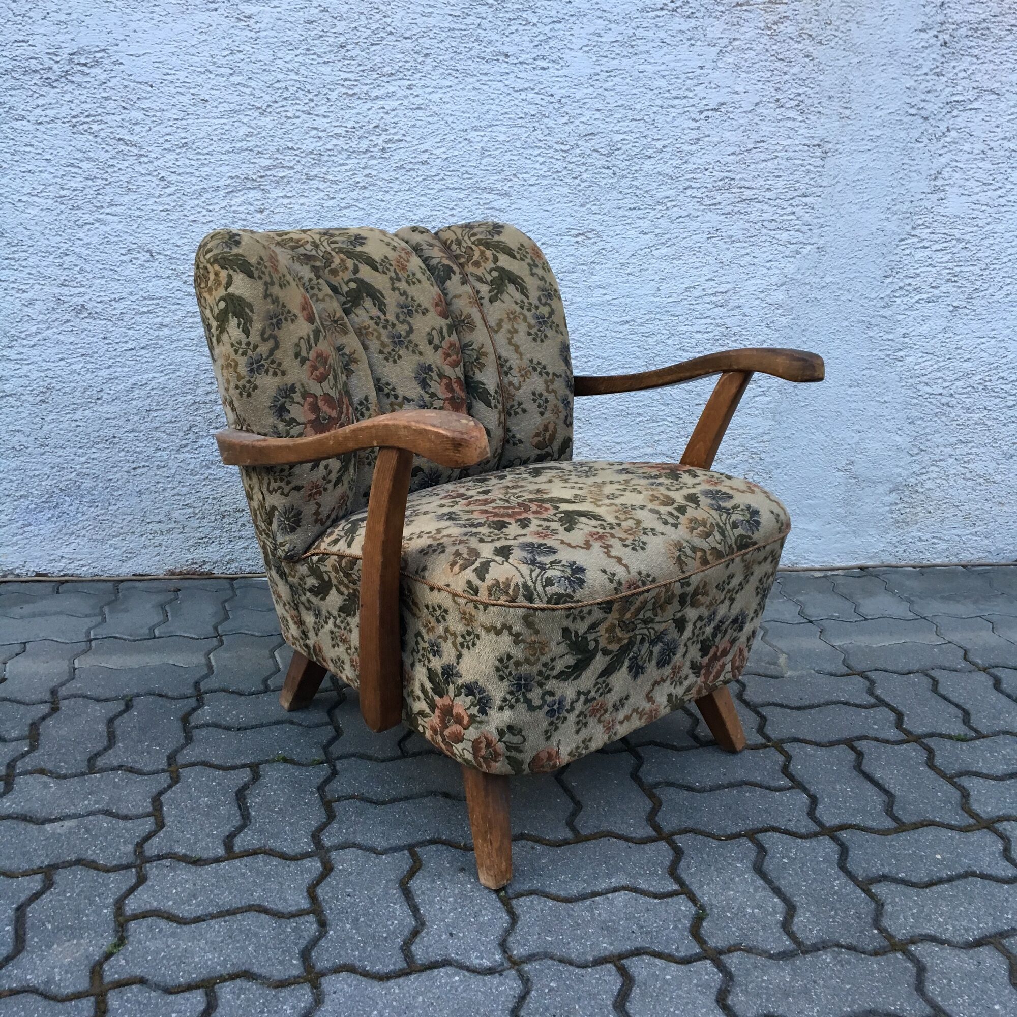 Jindrich Halabala lounge chair Up Závody 30s wood art deco