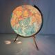 Globe vintage 1975 terrestre verre tripode doré Taride - 32 cm