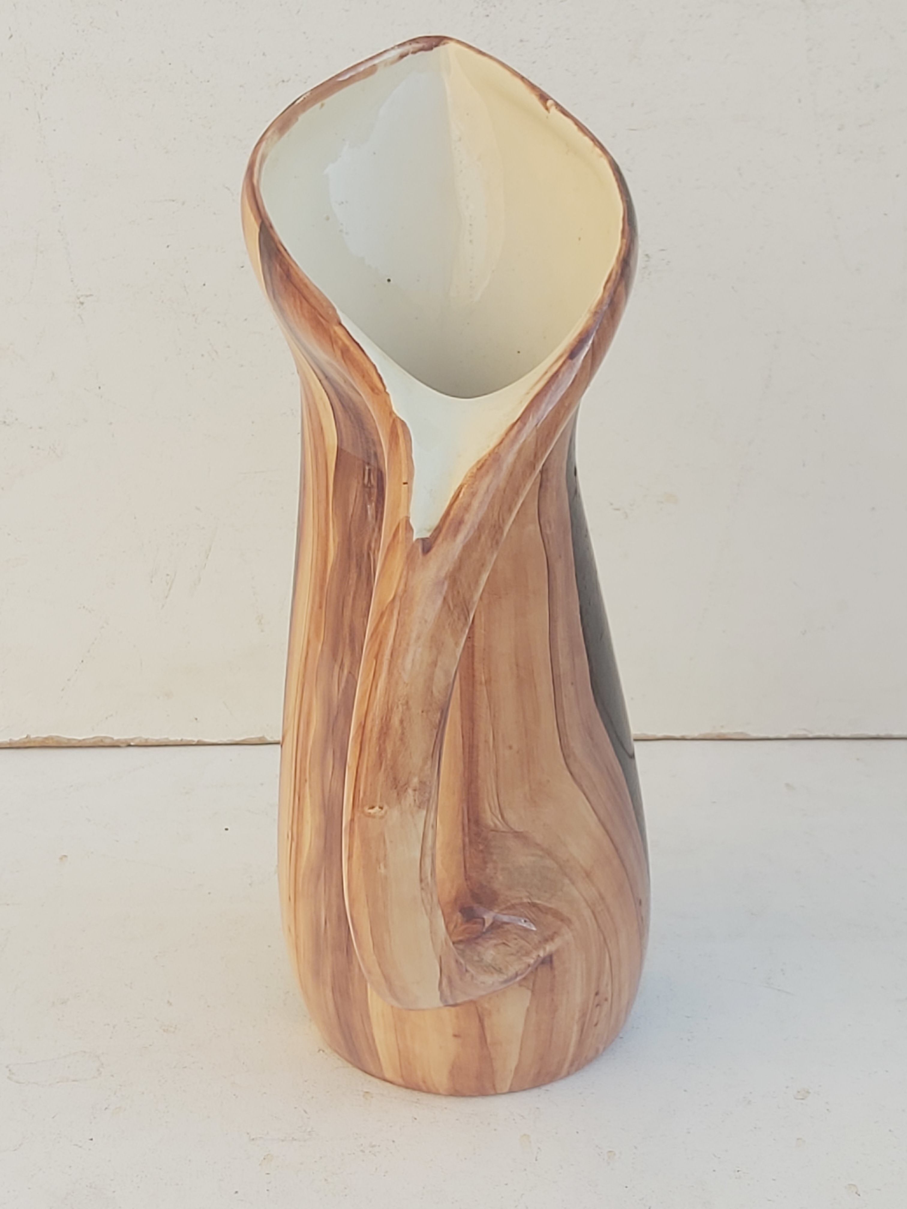 Pitcher faux bois Saint-Jean-du-Desert Marseille