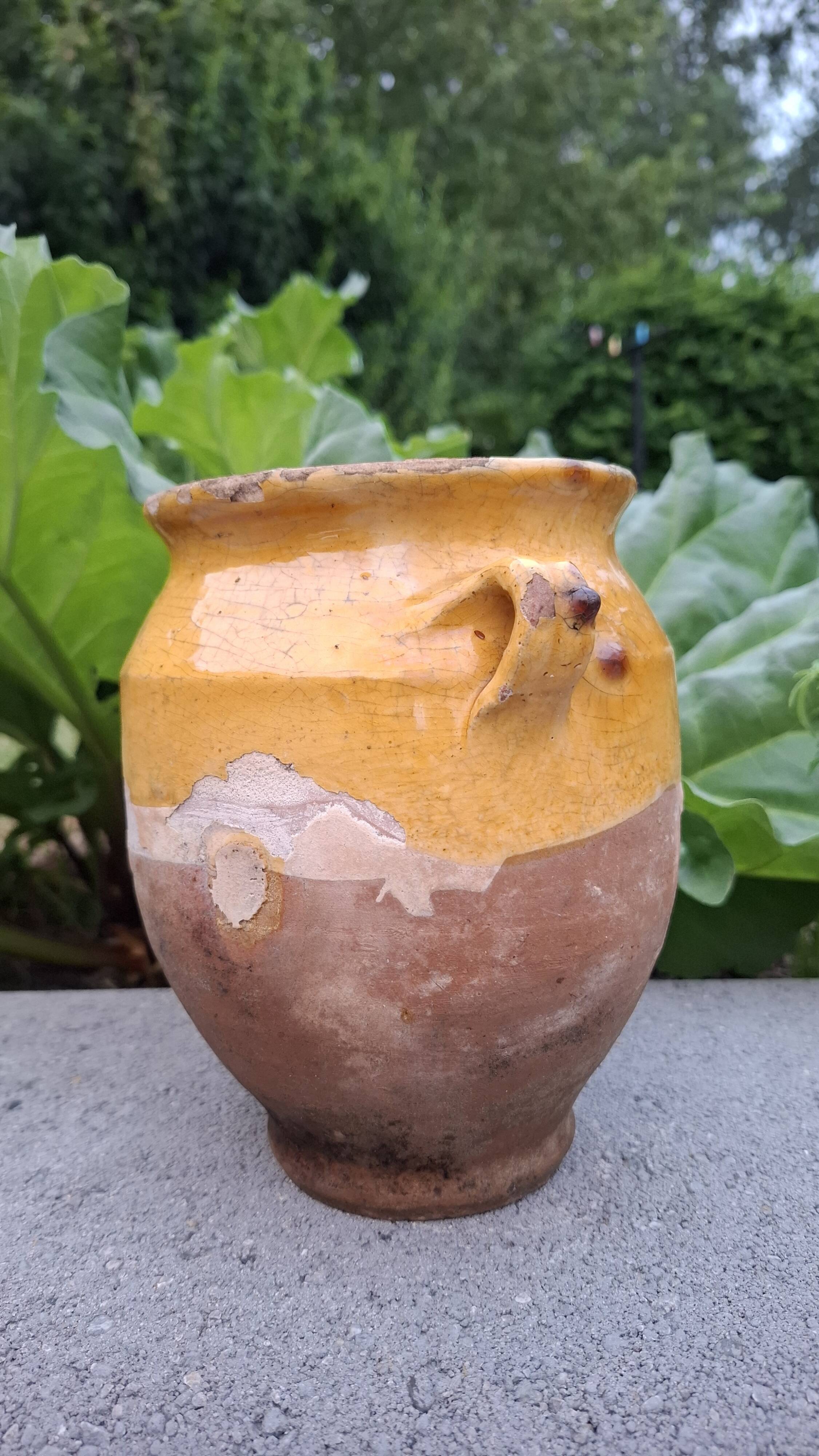Old grease pot