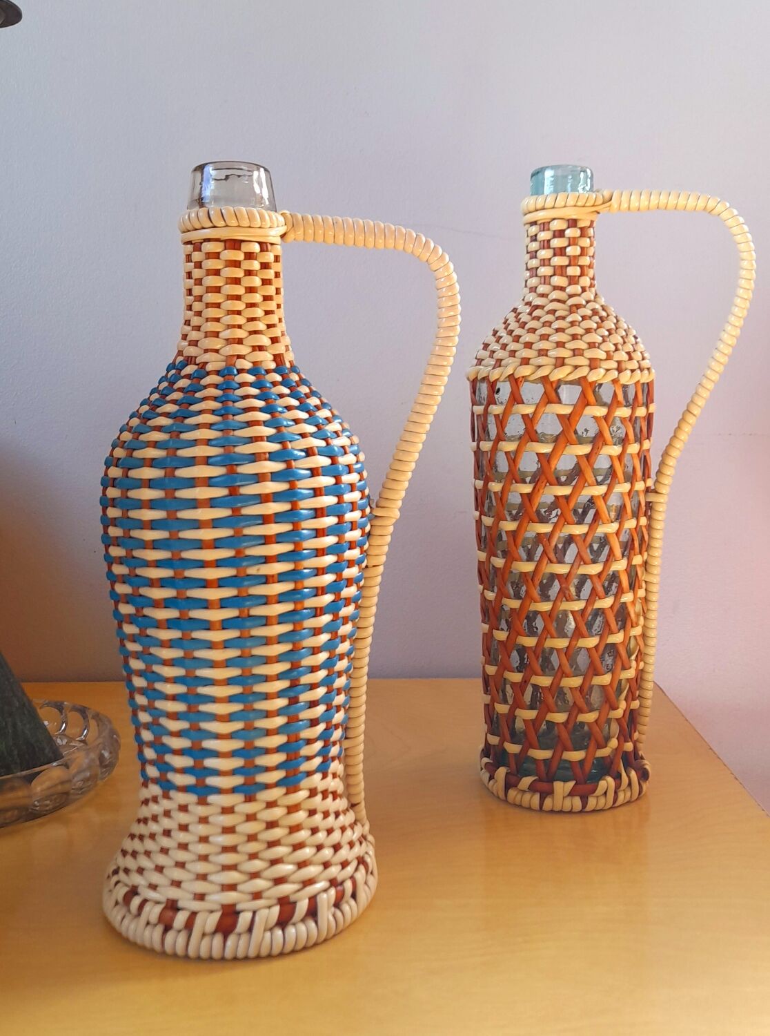 Bouteilles scoubidous 60s