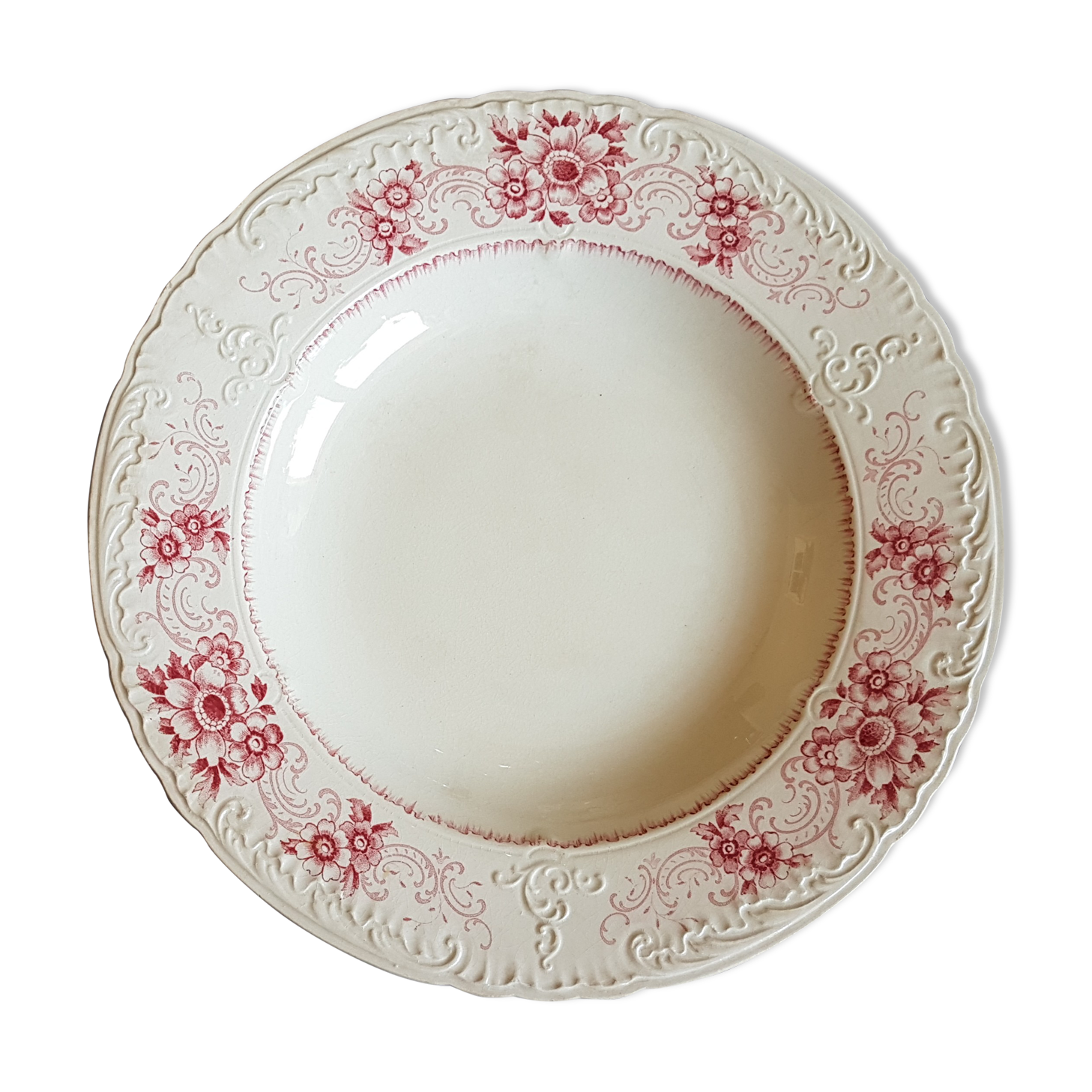 Sarreguemines earthenware plate decorated with flowers