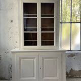 XL display case with white patina