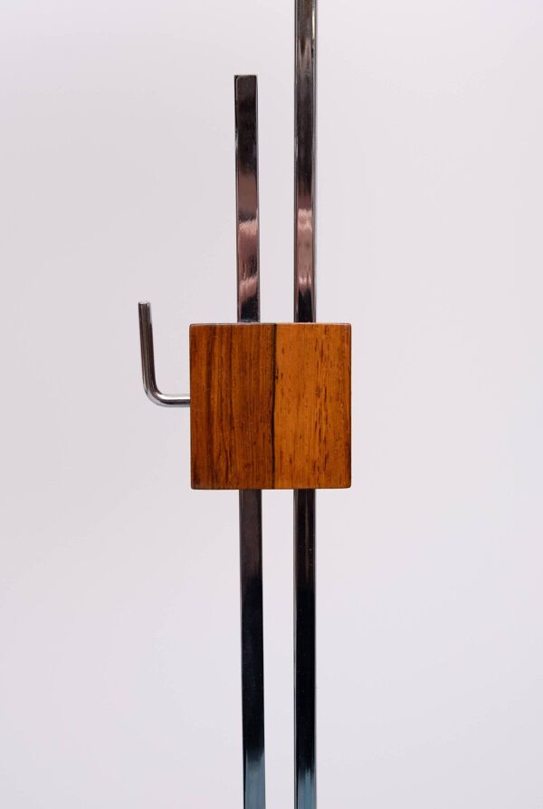 Lampadaire en noyer et métal chromé par Hans Eichenberger, années 1950