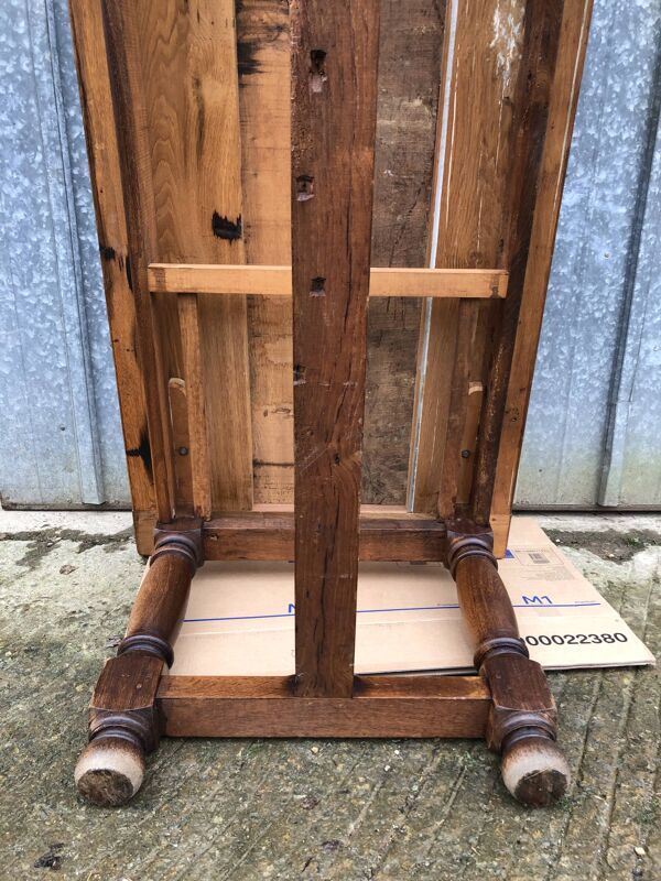 Table de ferme avec barre à chat en chêne massif a 1 tiroir