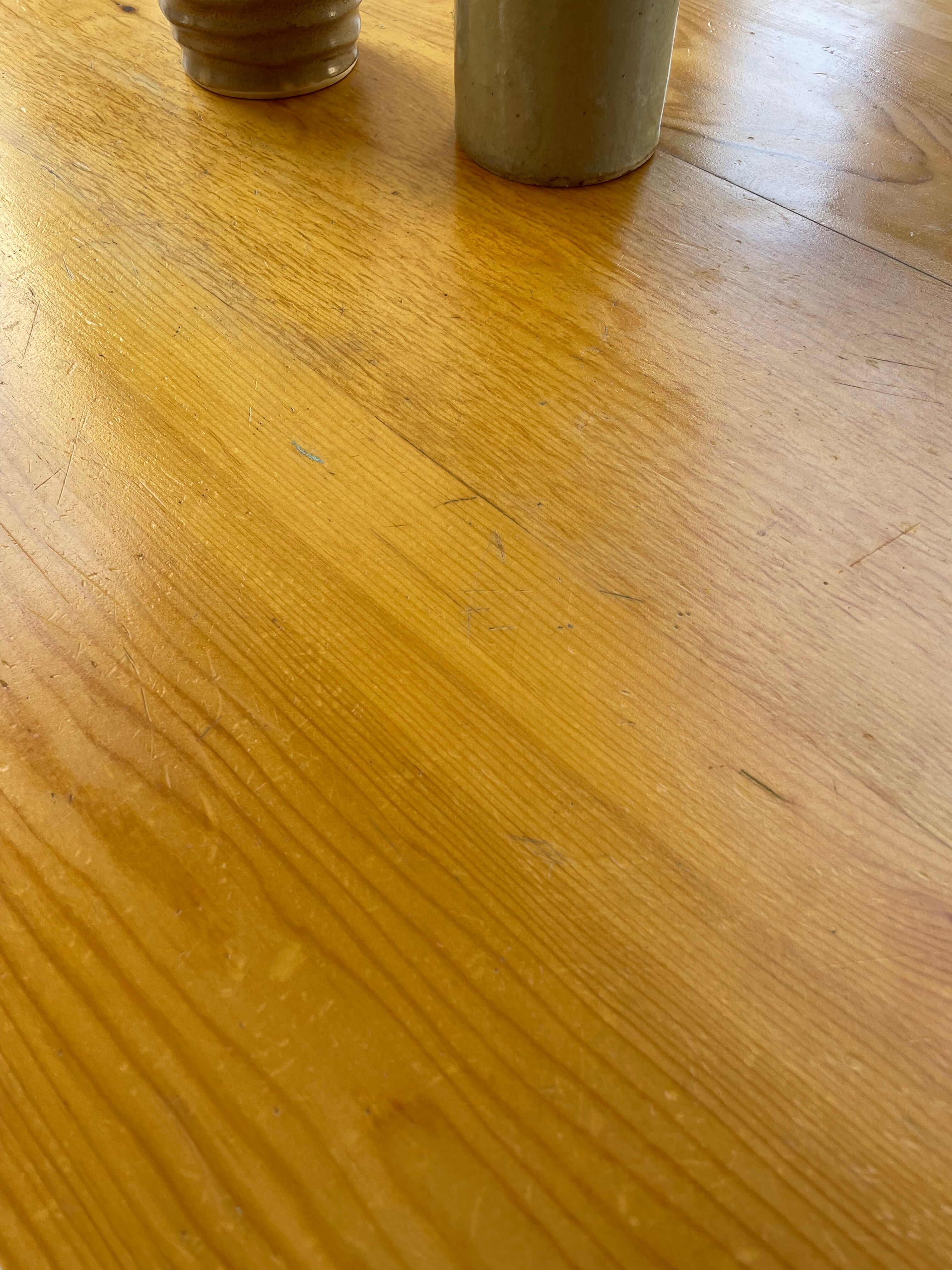 Mountain furniture table in pine 2m