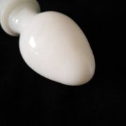 carafe en opaline blanche