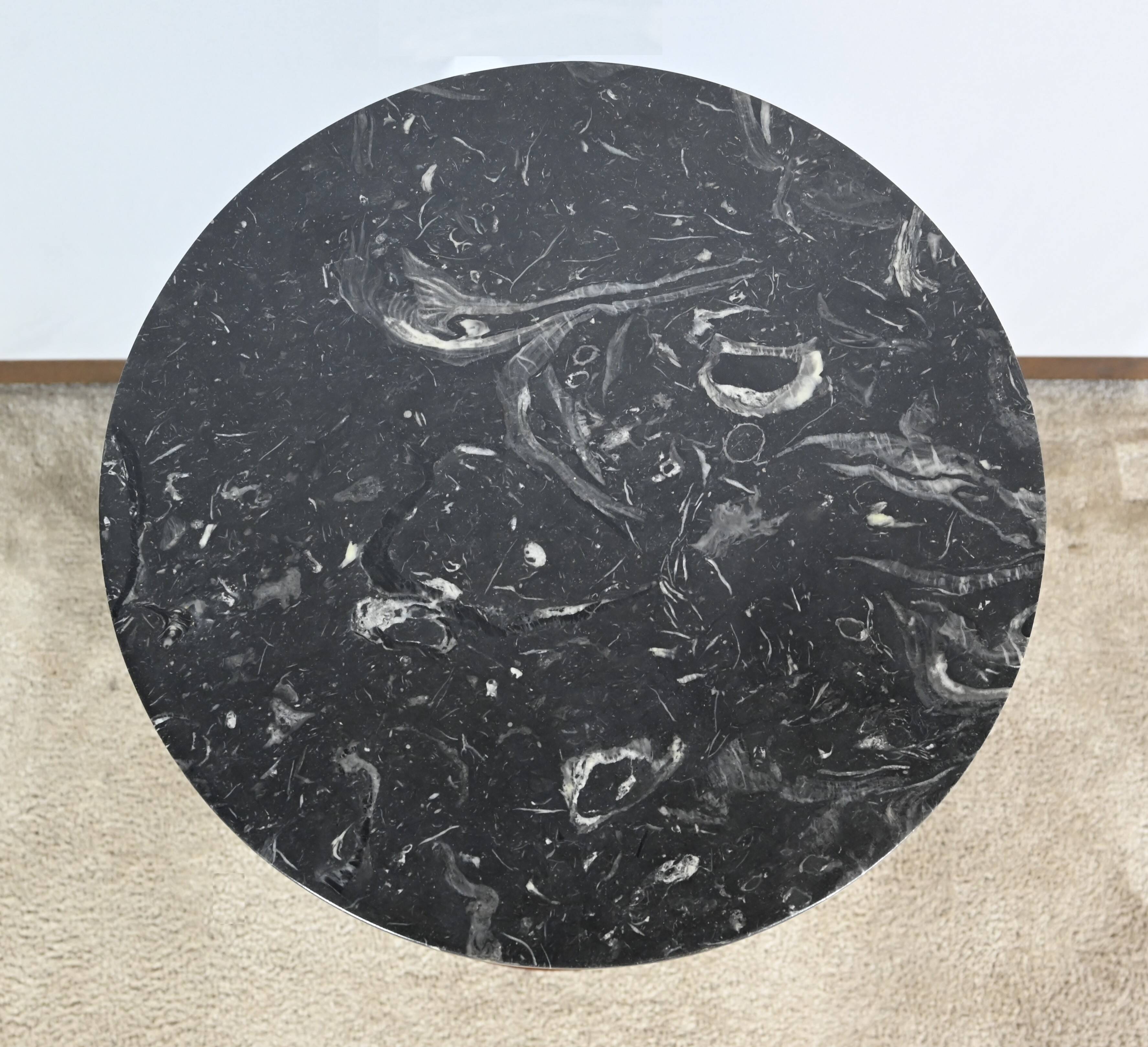 Rare Somno with two doors in Burl Mahogany, Empire period – Early 19th century