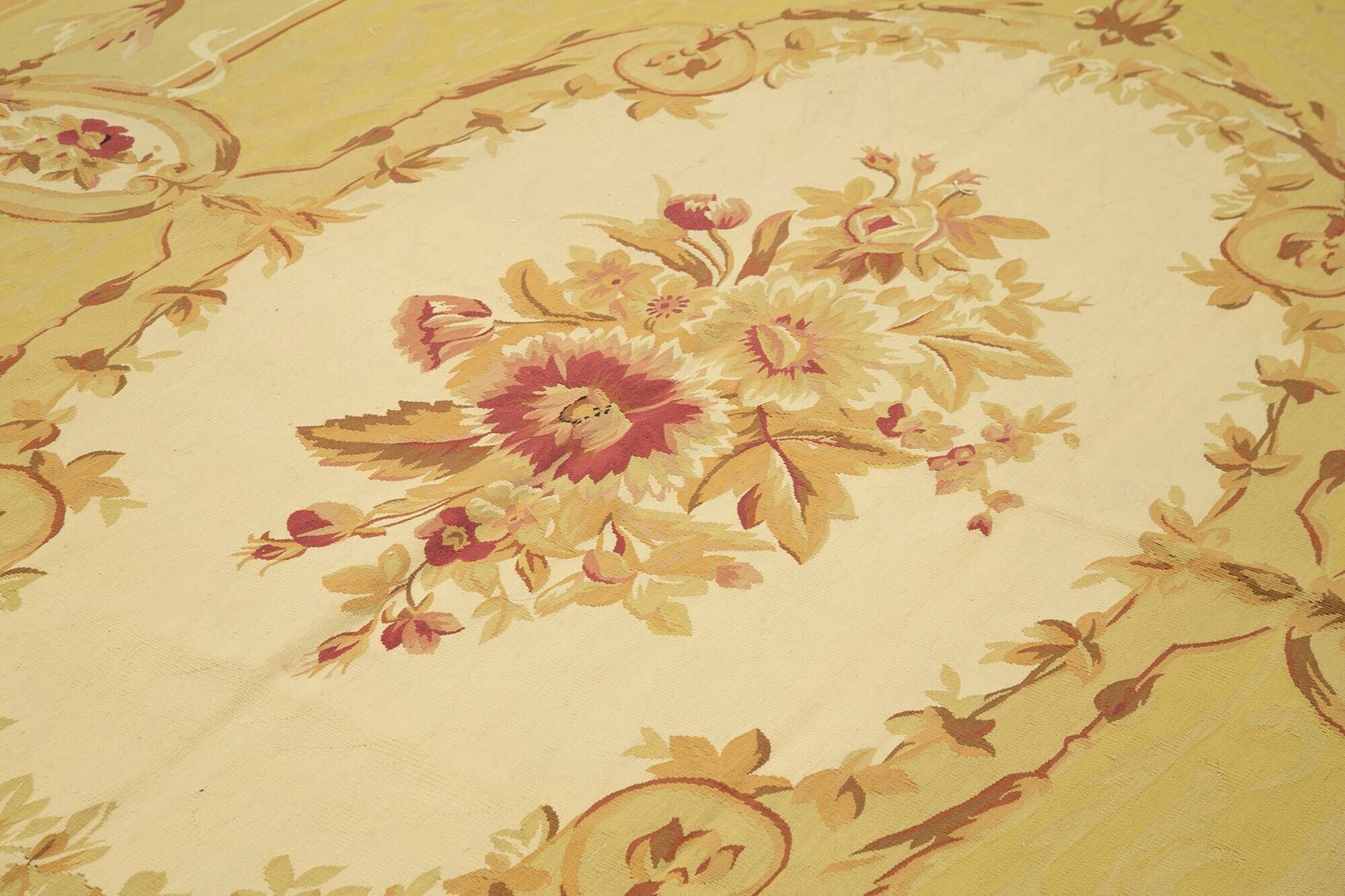 Handmade European Vintage Aubusson Kilim 267 cm x 371 cm