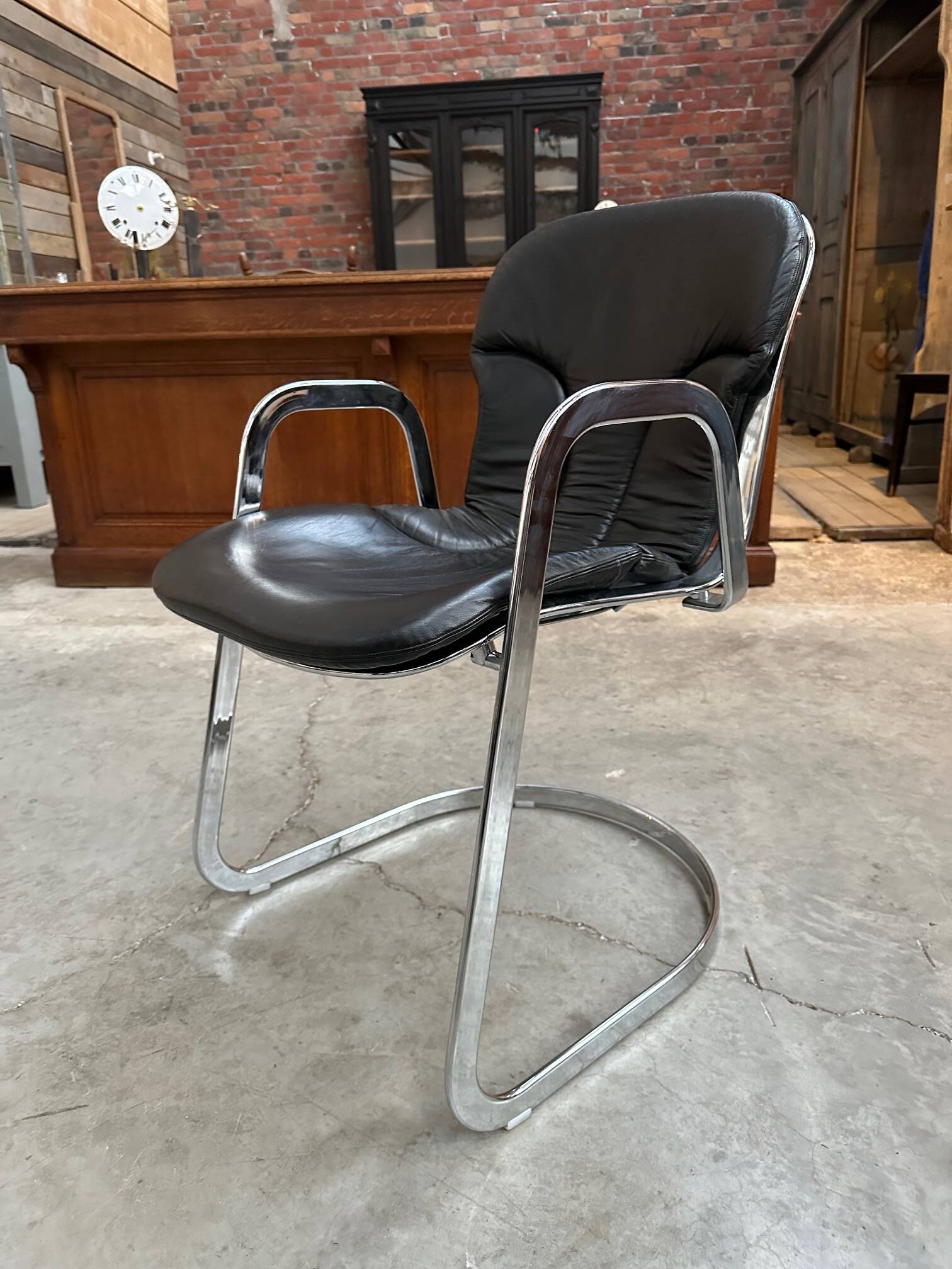Fauteuil en cuir par Willy RIZZO pour CIDUE