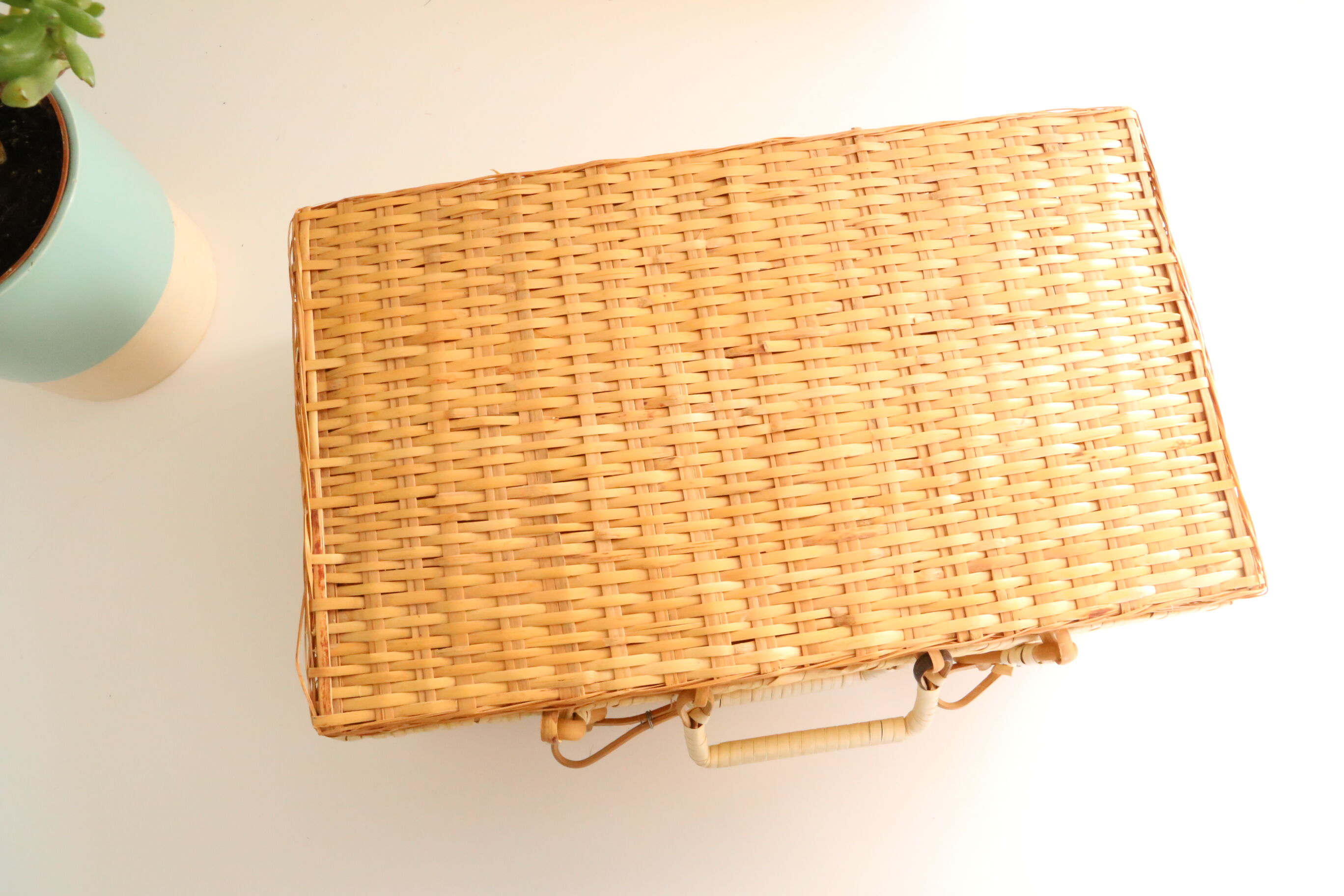 Wicker, authentic, rustic