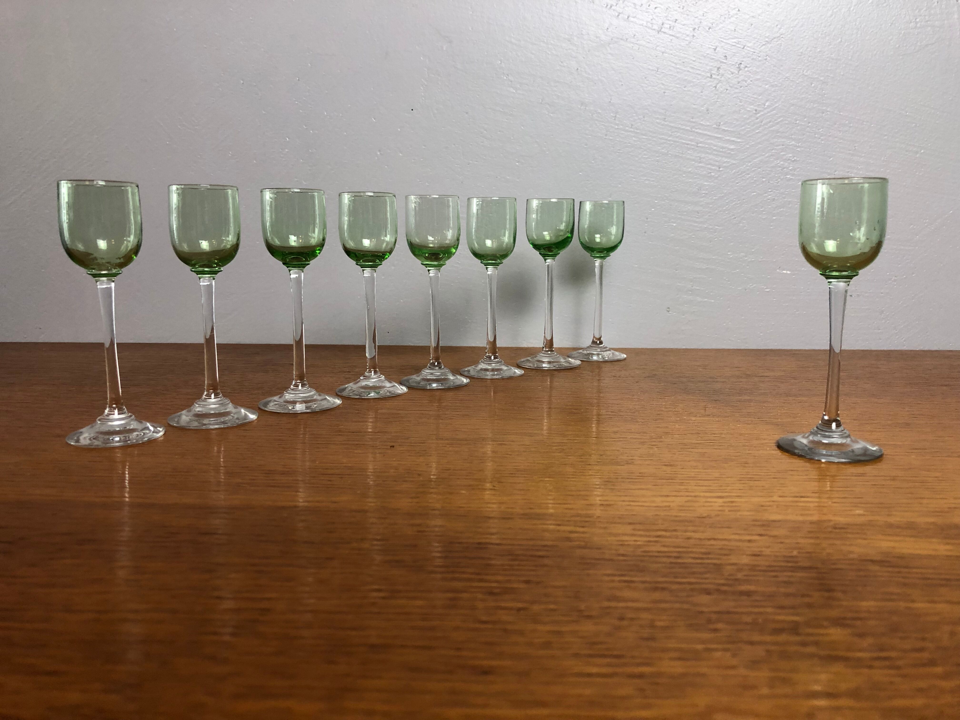 9 liquor glasses early xx th