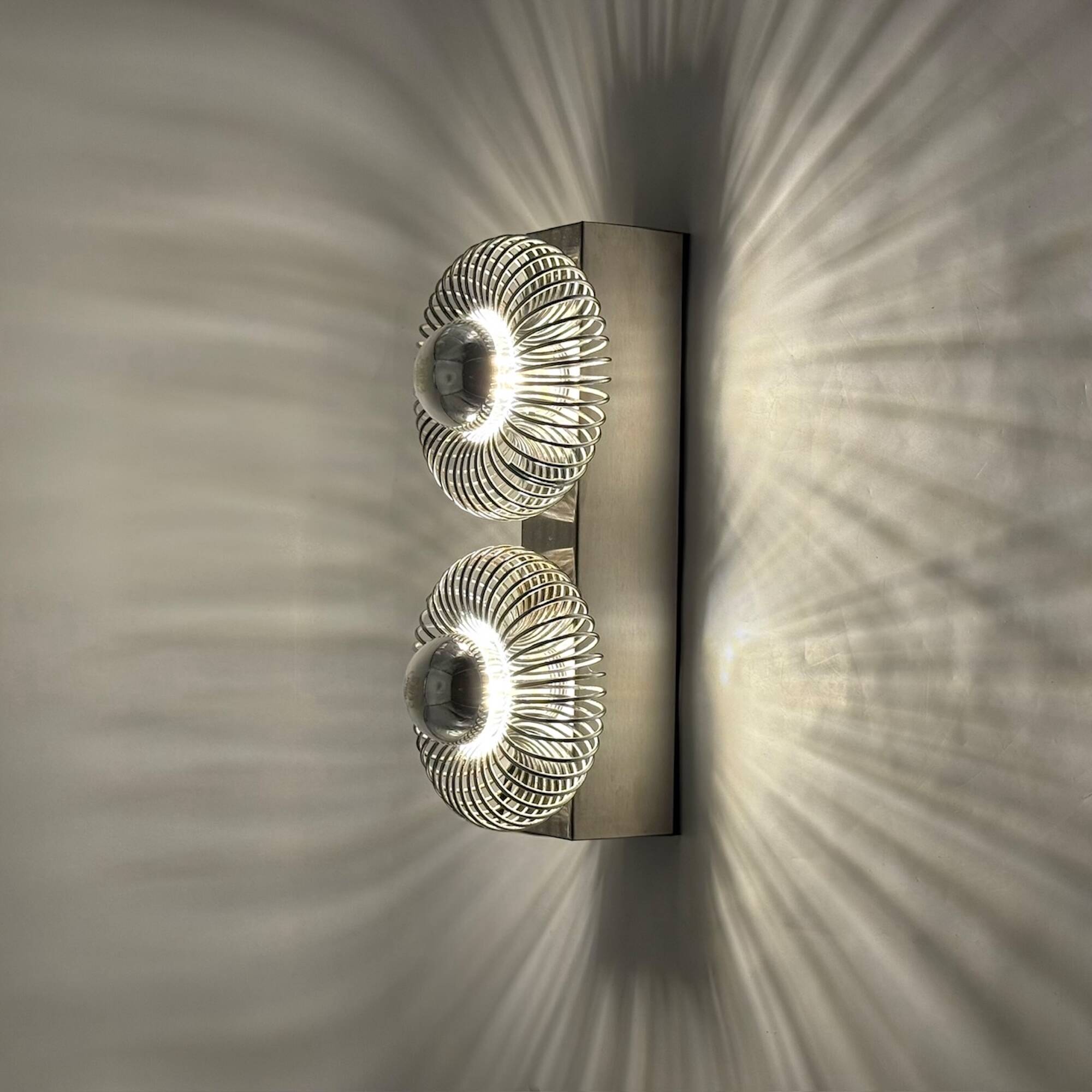 Applique Space Age française à double lumière par Oxar, années 70