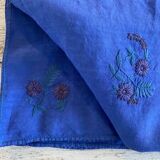 Vintage hand-embroidered tablecloth, floral patterns - Ocean blue - Linen - 160x155 cm