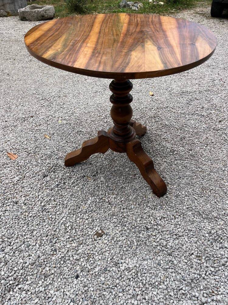 Table d’appoint plateau pivotant