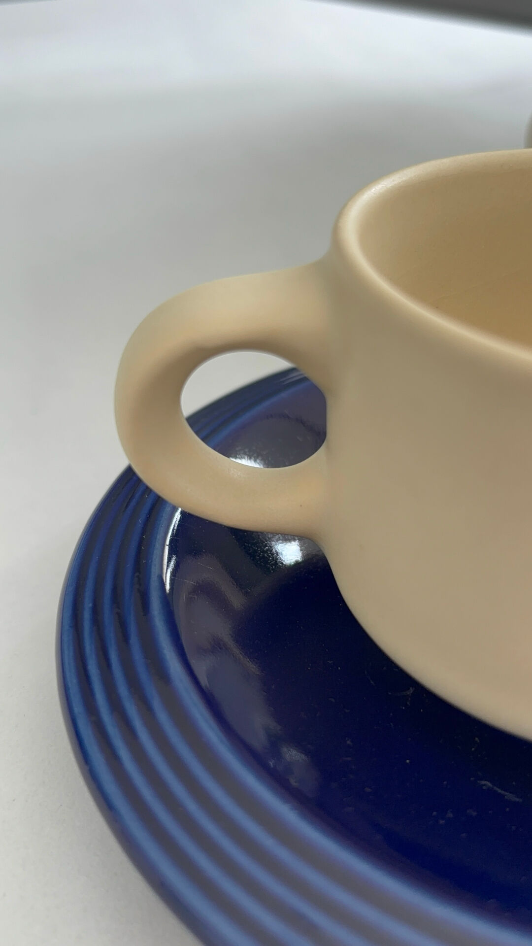 Set of 2 vintage ceramic mugs in cobalt blue & ecru • Tea service
