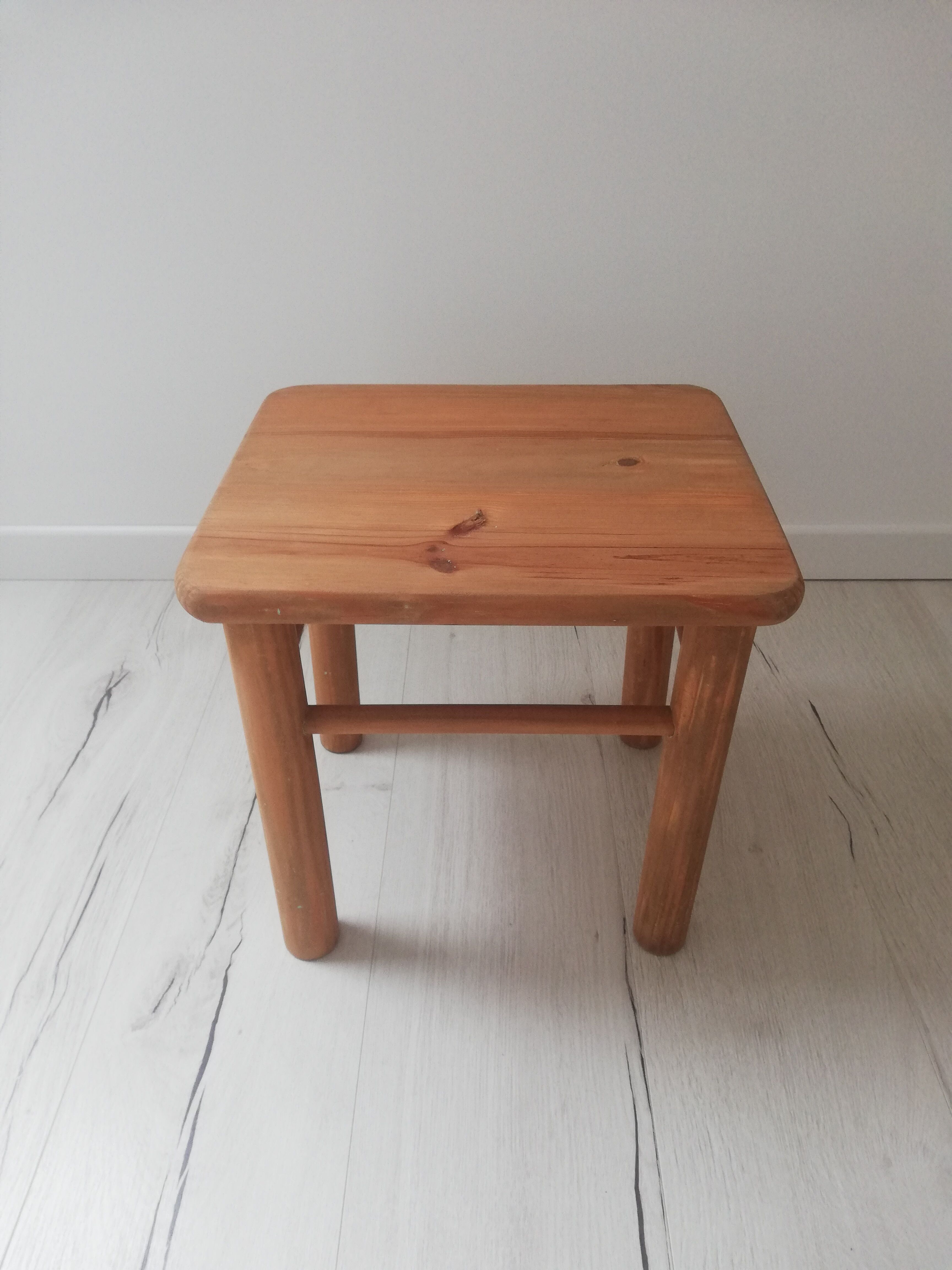 Stool / children's bedside table / end of sofa