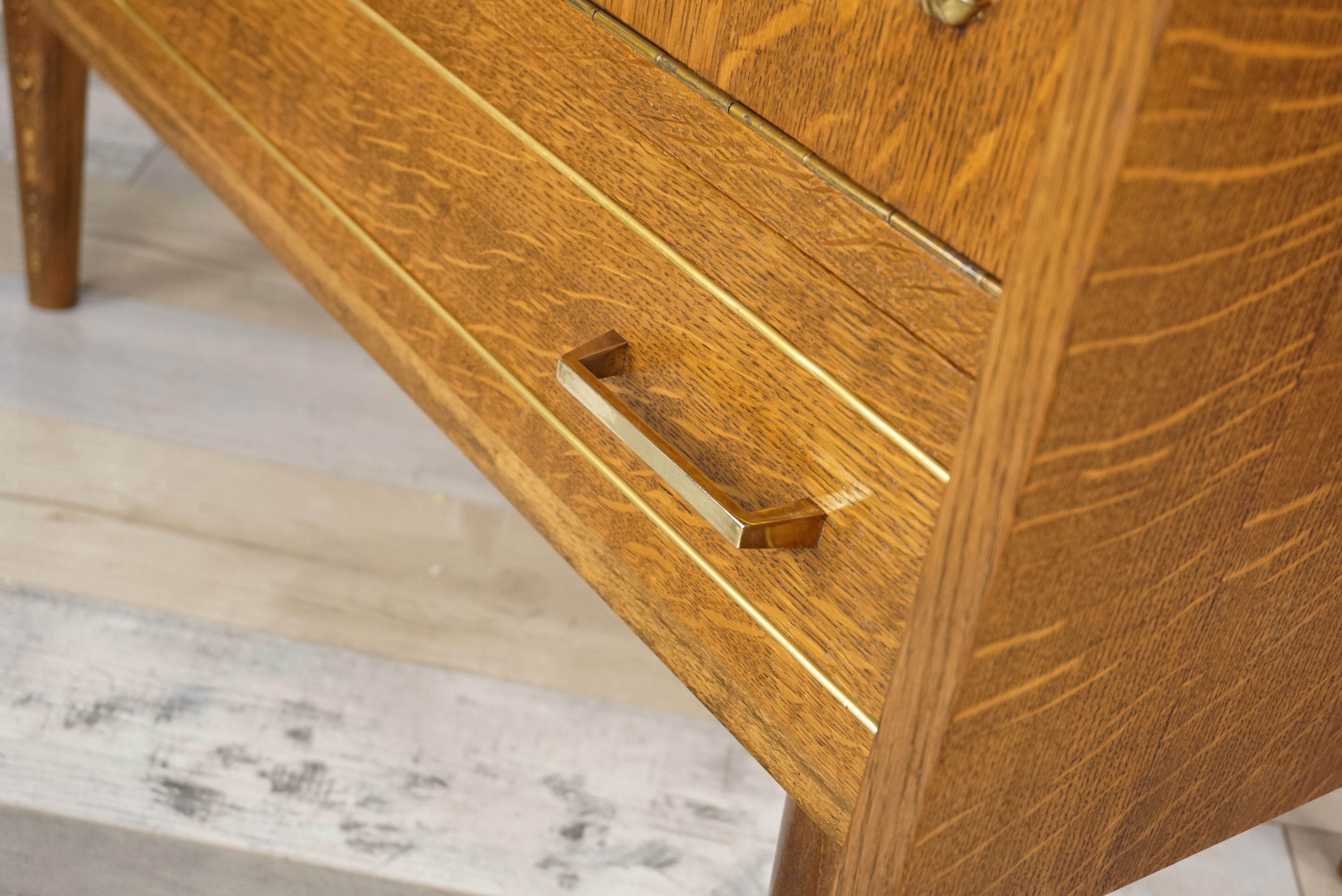 Bar storage in oak and brass, 50s - 60s