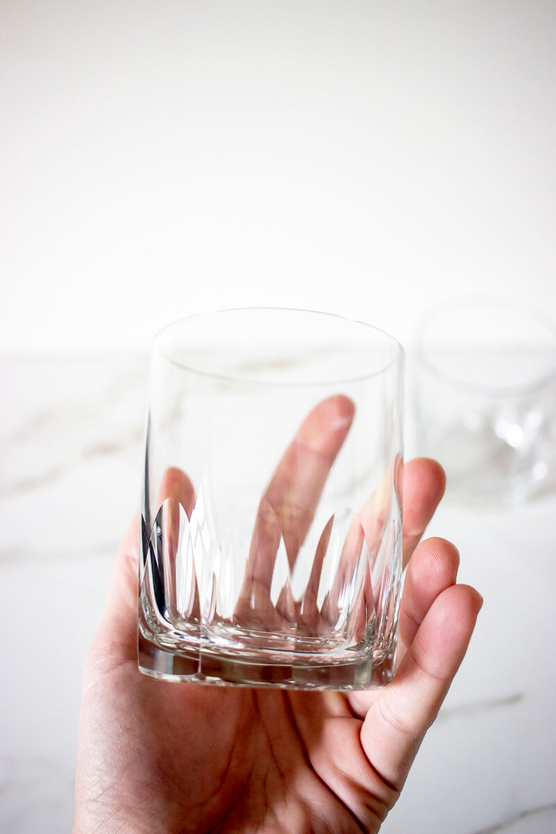 Paire de verres à whisky en verre taillé