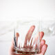 Paire de verres à whisky en verre taillé