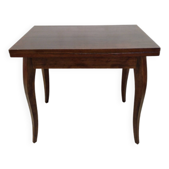 Game table curved legs