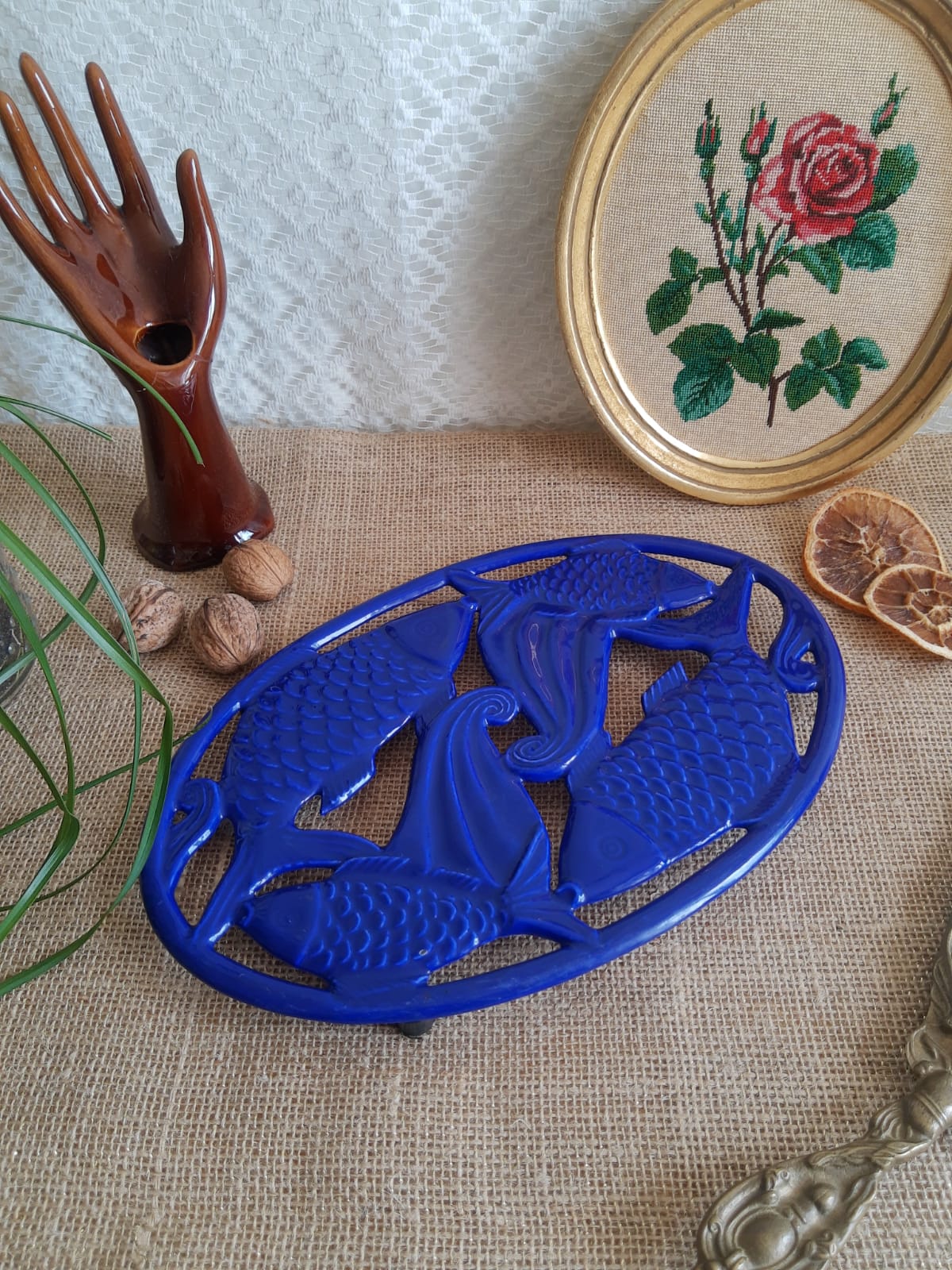 Cast iron underside fish patterns - Vintage