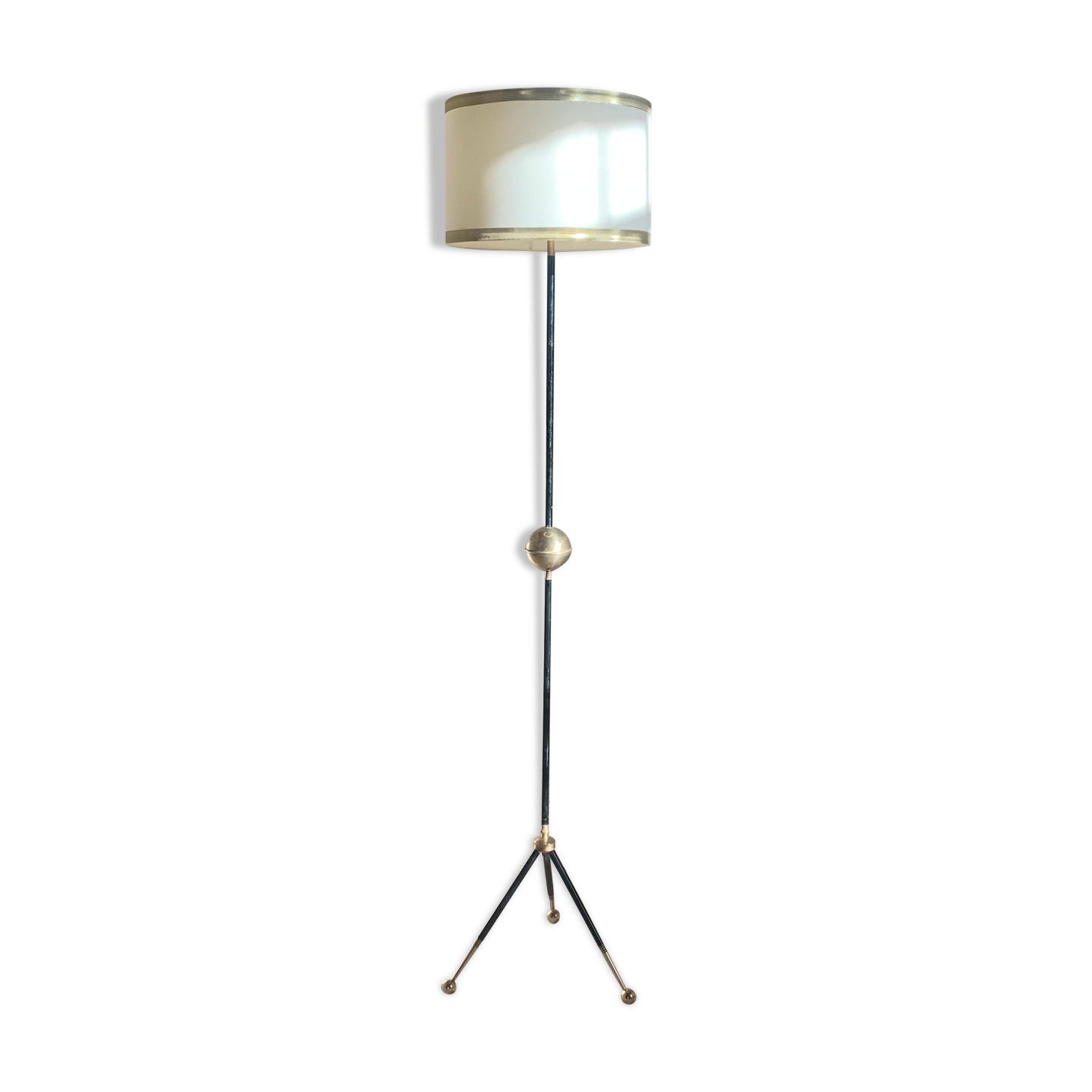 Lampadaire tripode vintage metal noir et boule laiton