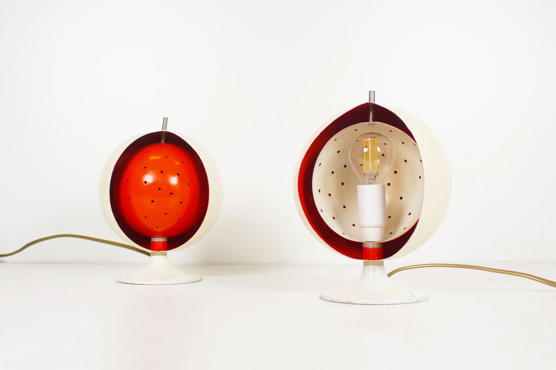 Rare pair of "Eclisse" table lamps by Anvia