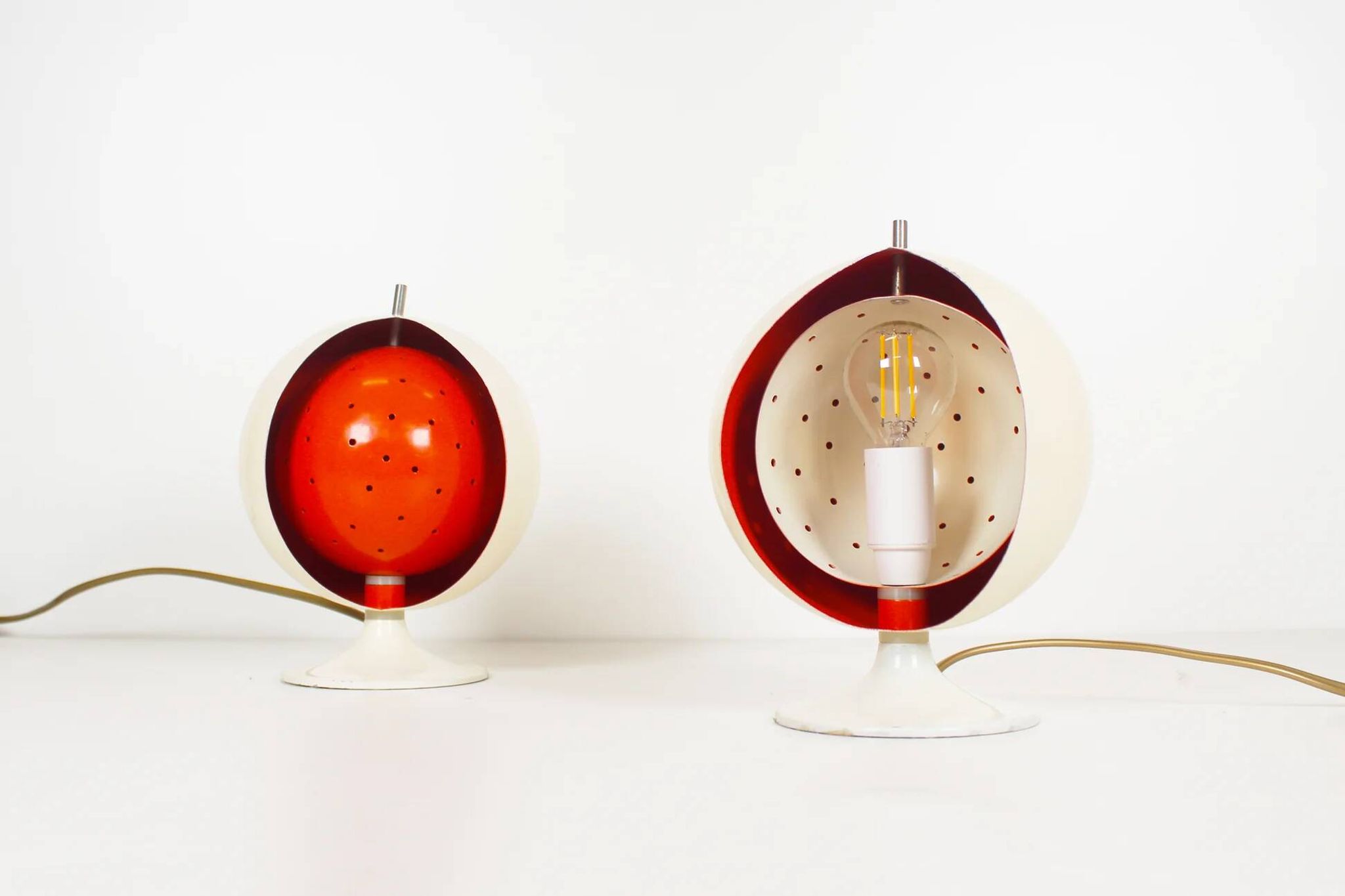 Rare pair of "Eclisse" table lamps by Anvia