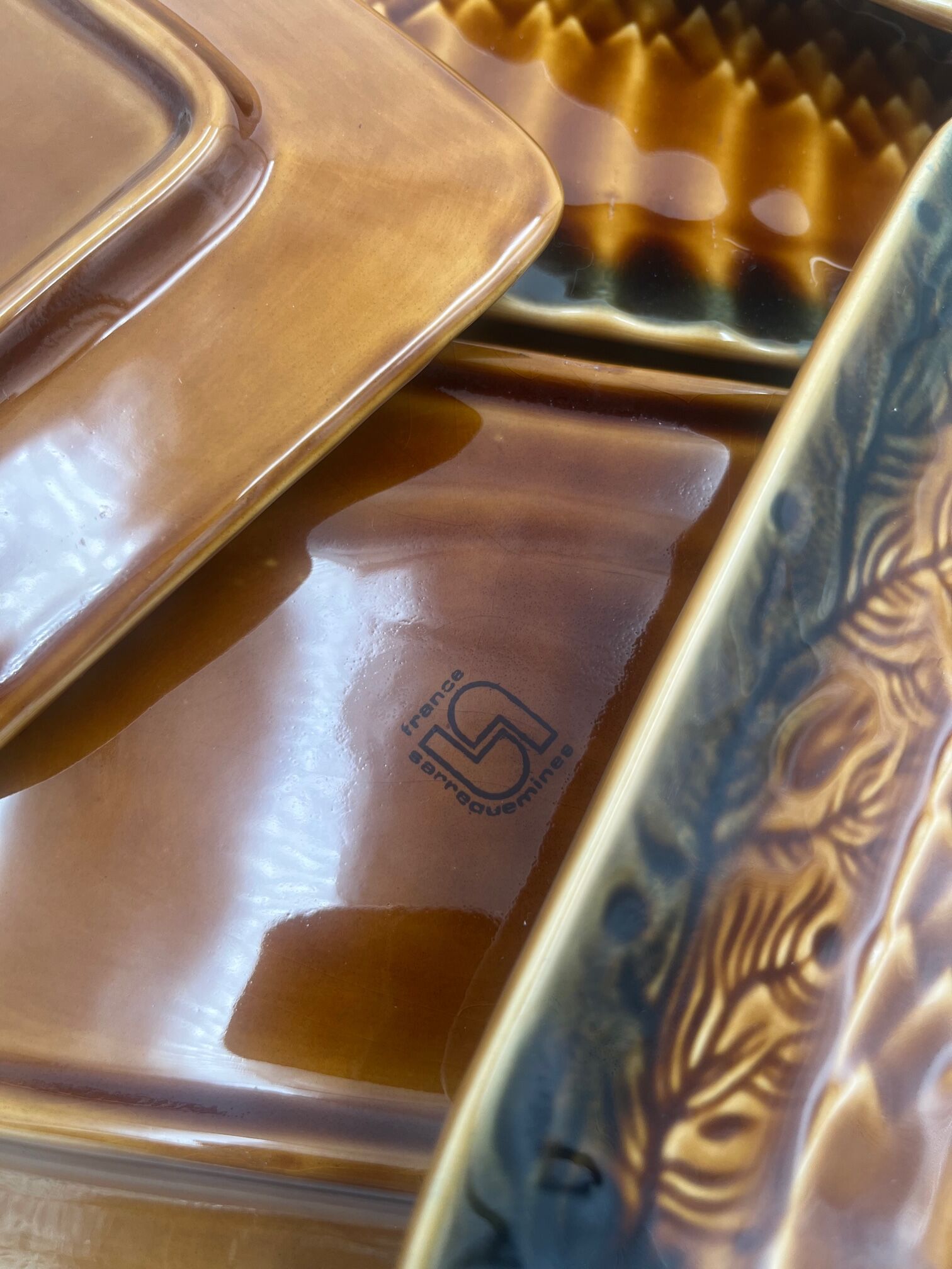 6 vintage plates in Sarreguemines slurry