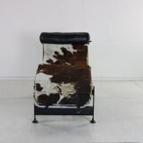 Design icon chair design the LC chaise longue by Le Corbusier