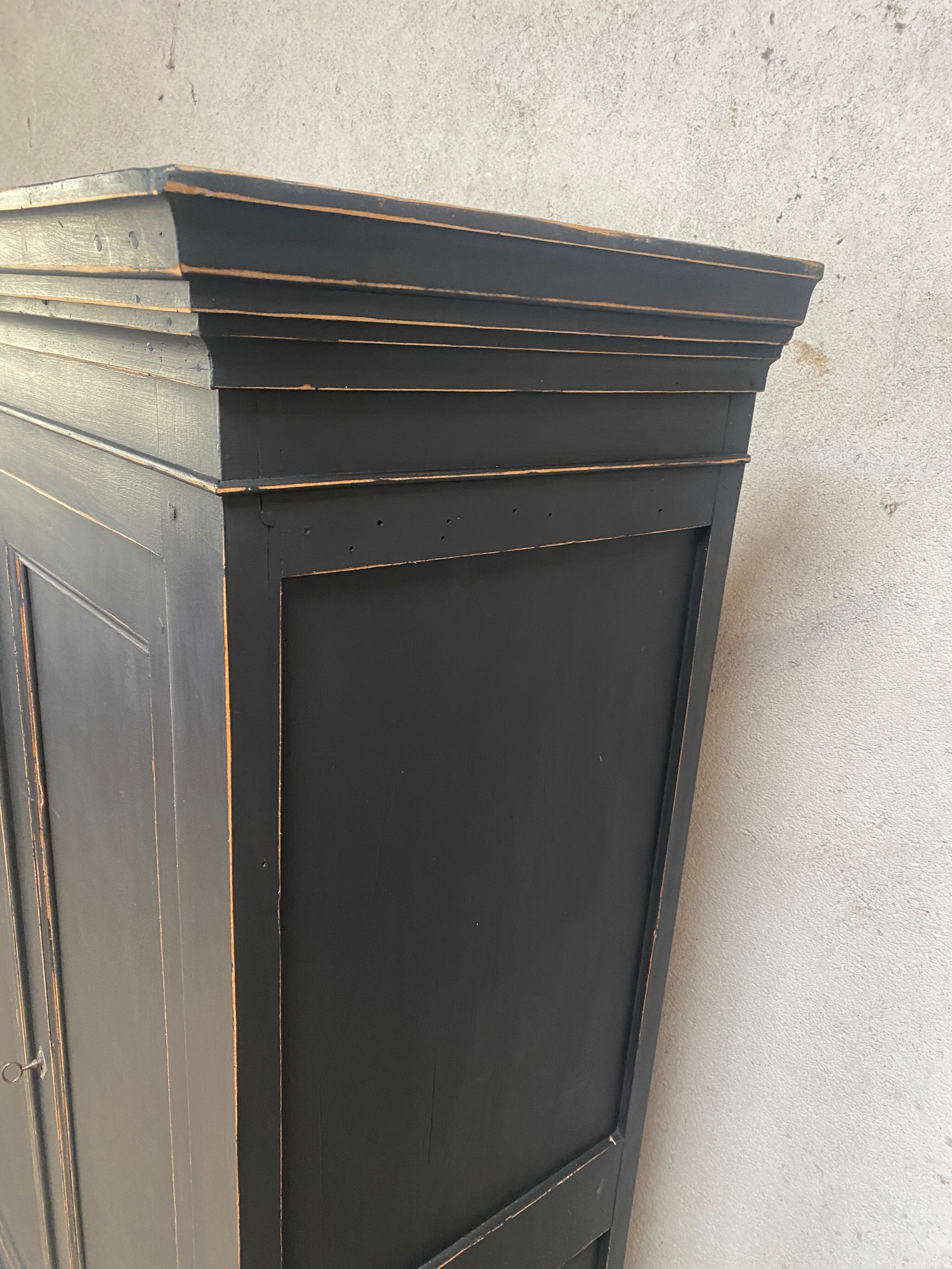 Parisian workshop cabinet 1m72