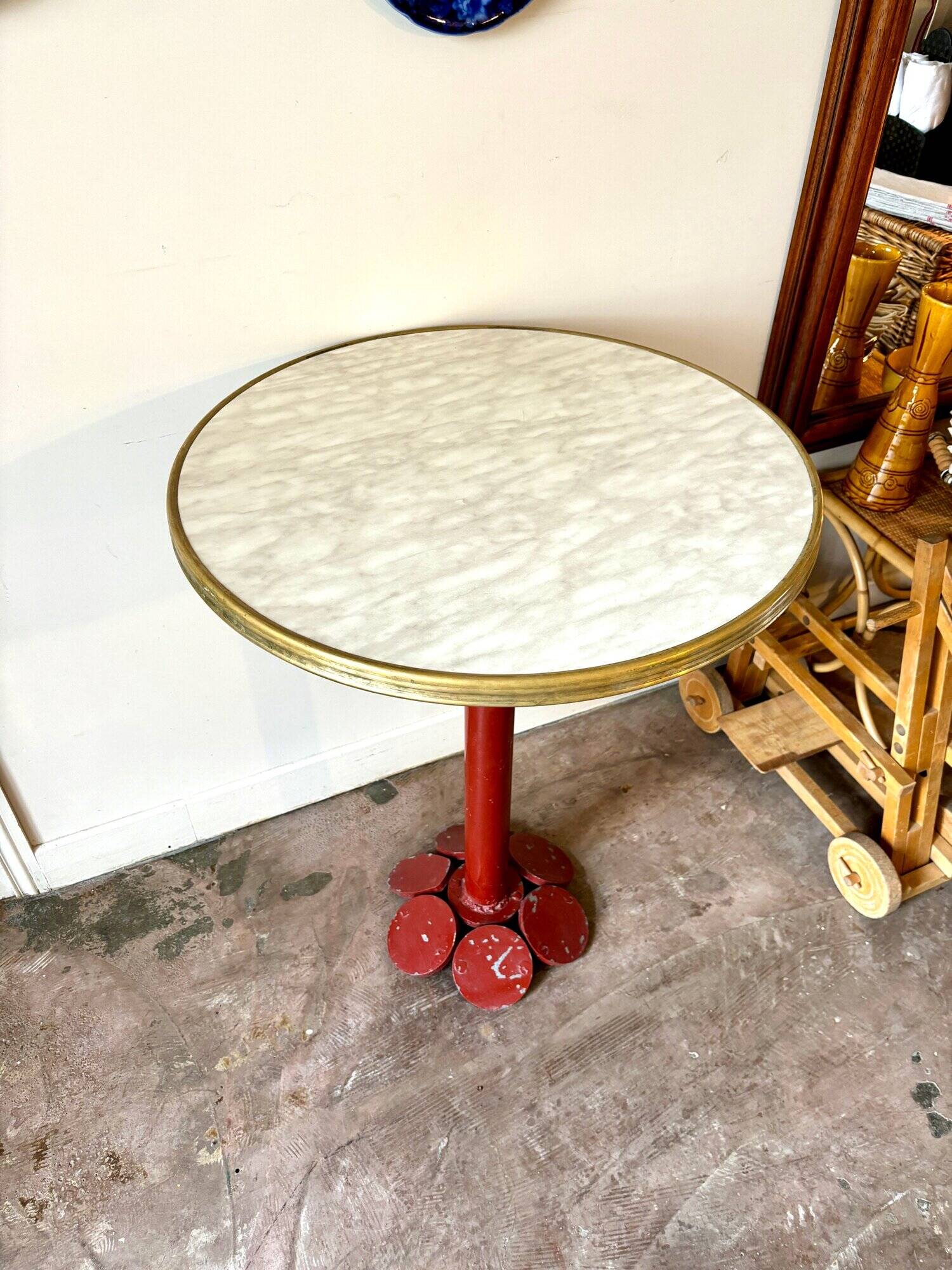 Bistro table in burgundy metal and beige melamine