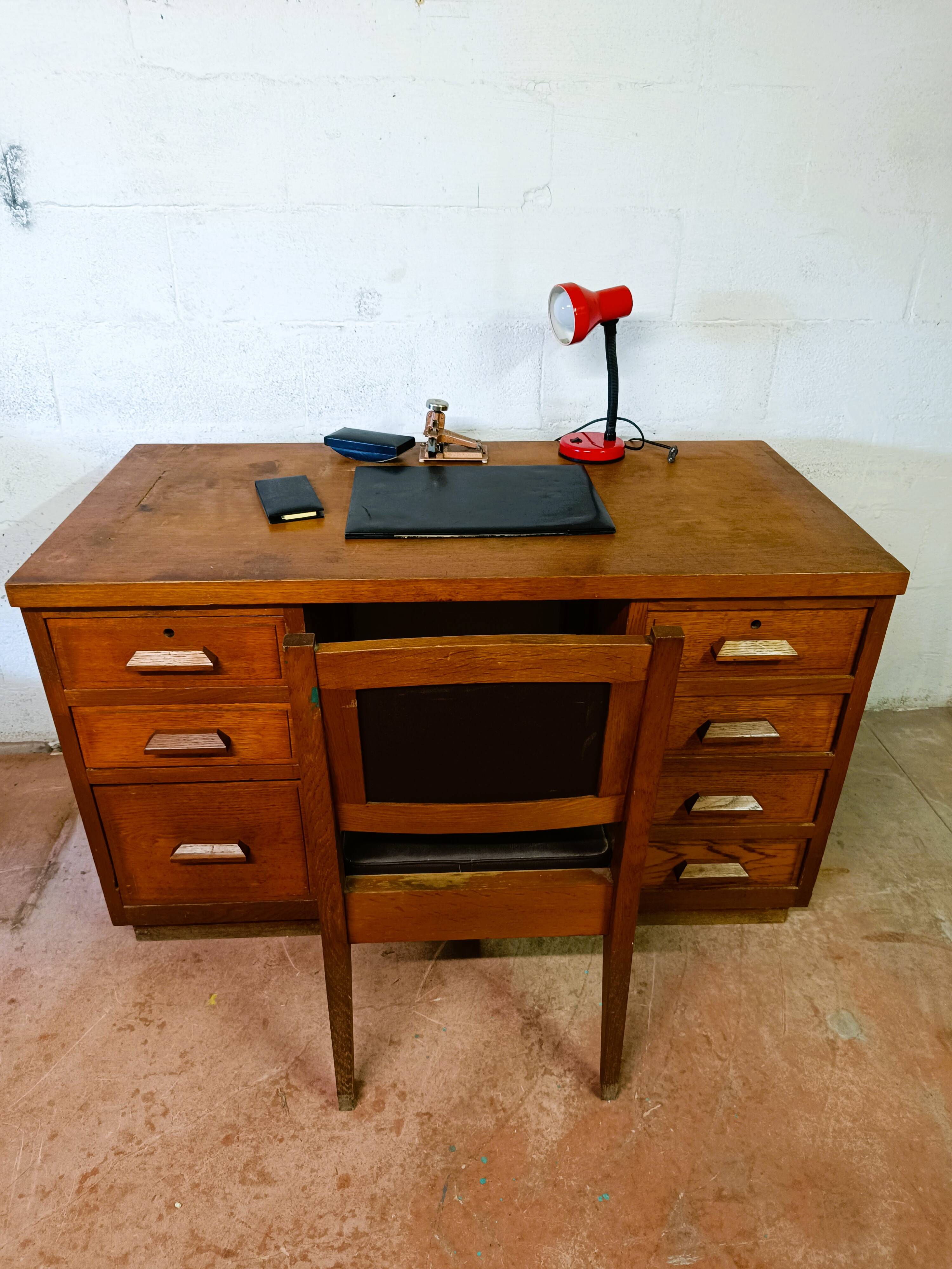 Art Nouveau oak desk and chair