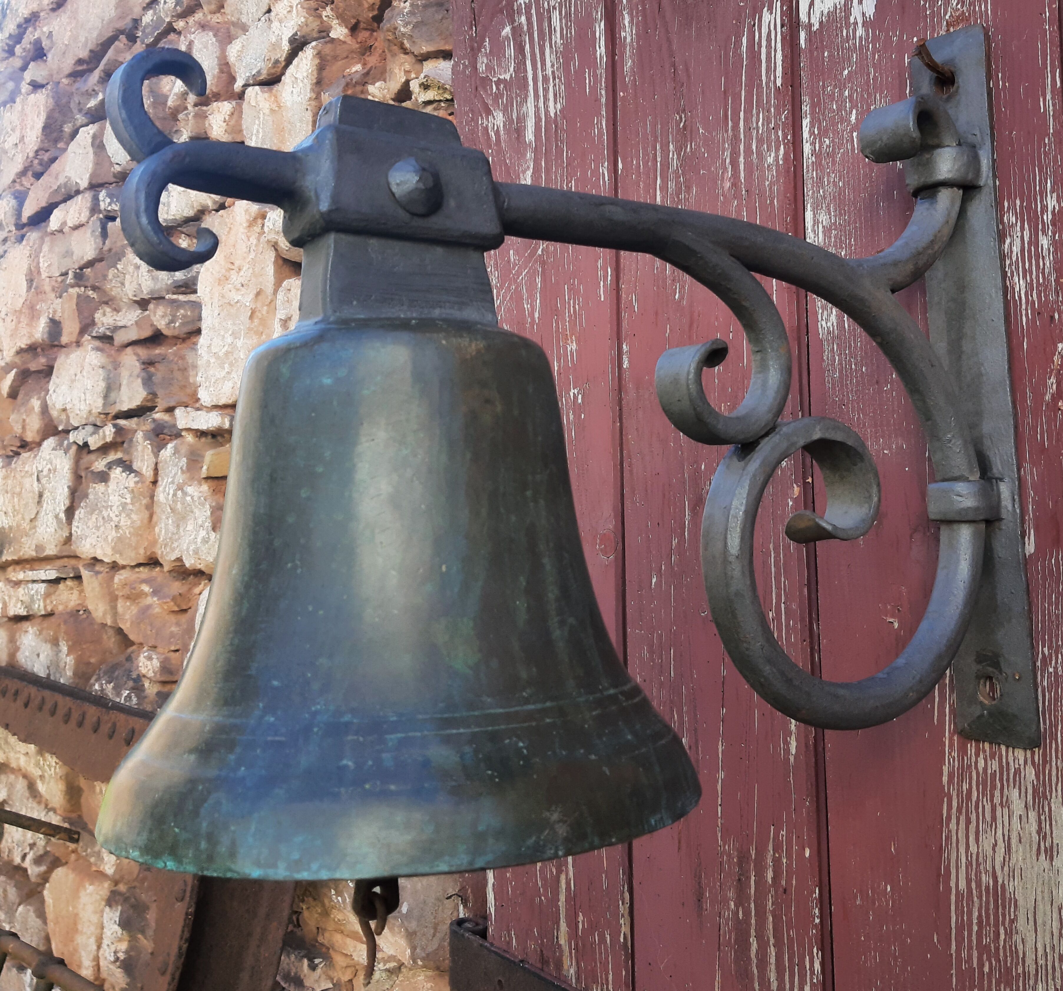 Wall bell