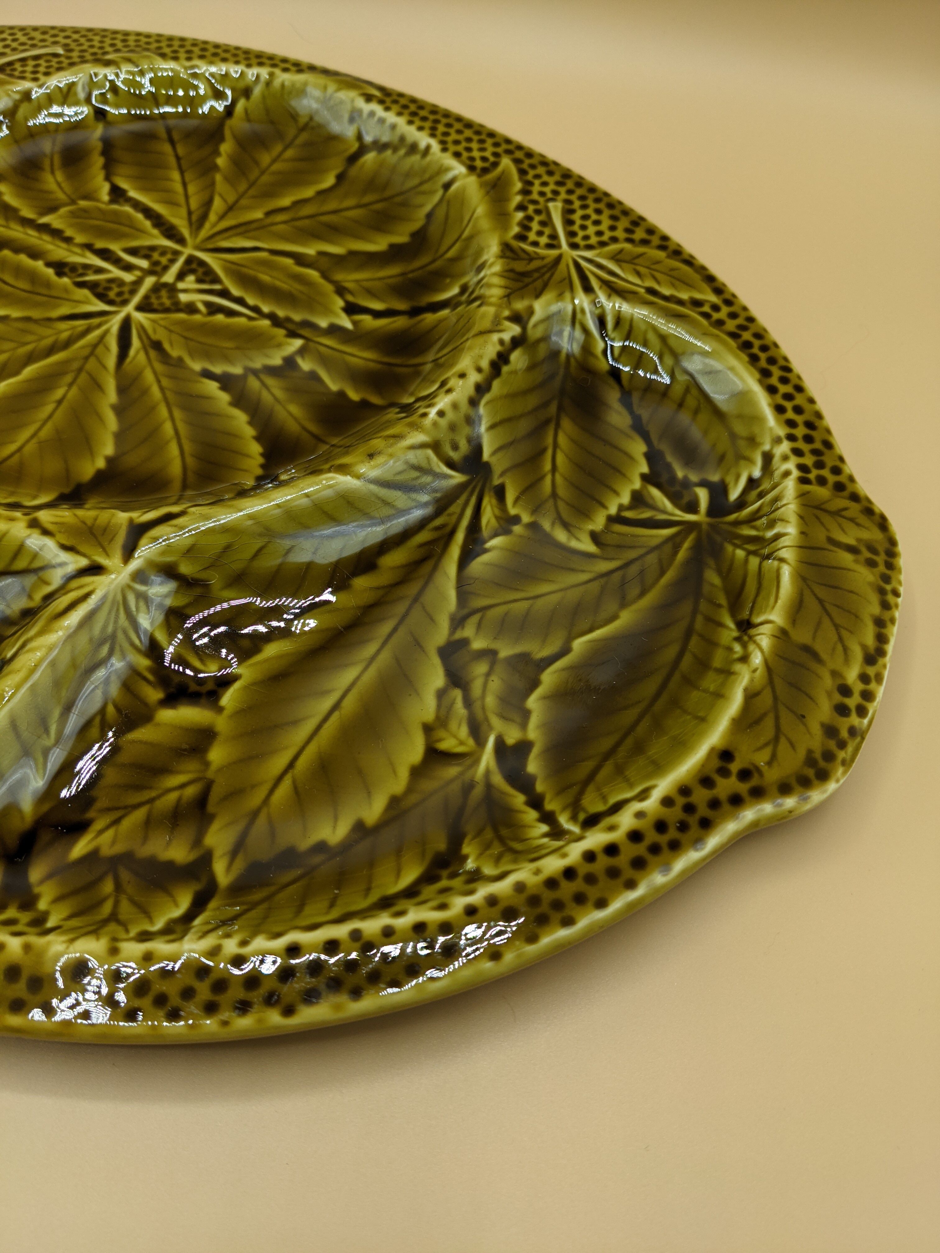 Gien dabbling compartmentalized plate