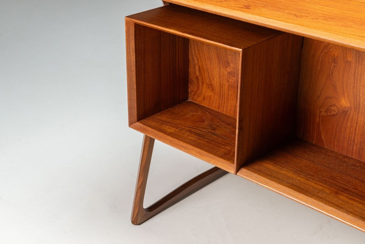 Svend Age Madsen freestanding desk in teak H.P. Hansen Denmark 1960