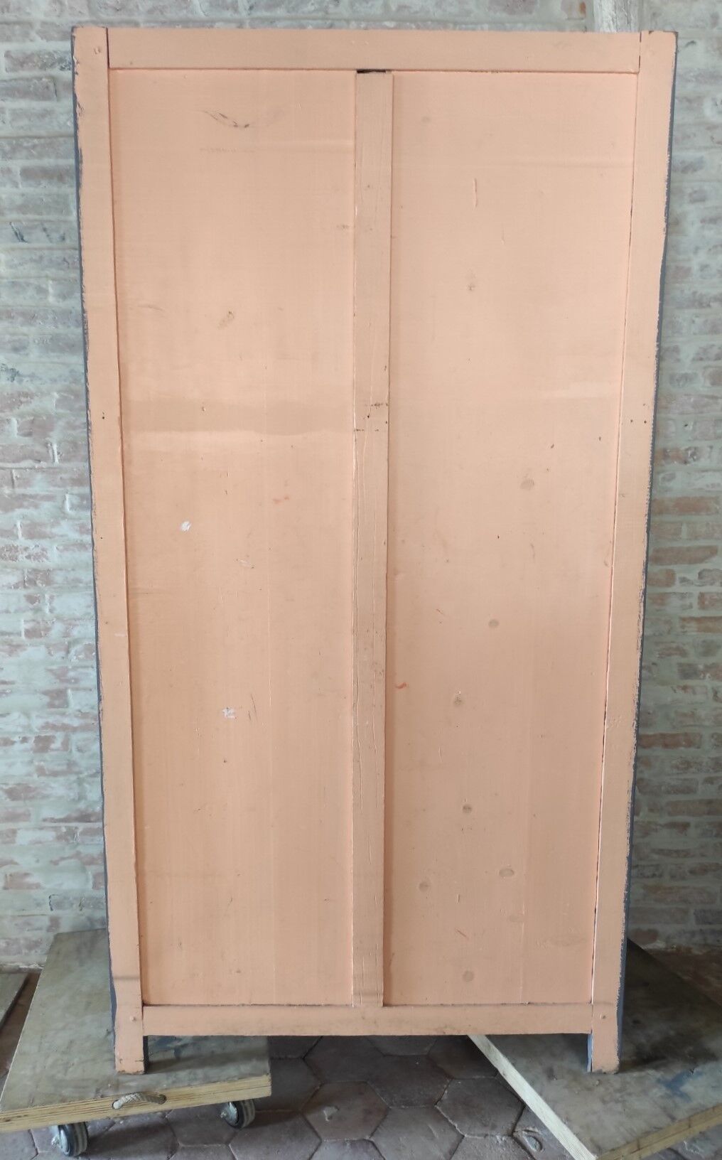 Armoire parisienne