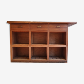 Comptoir meuble de métier ancien en bois casiers pour rangement trois tiroirs