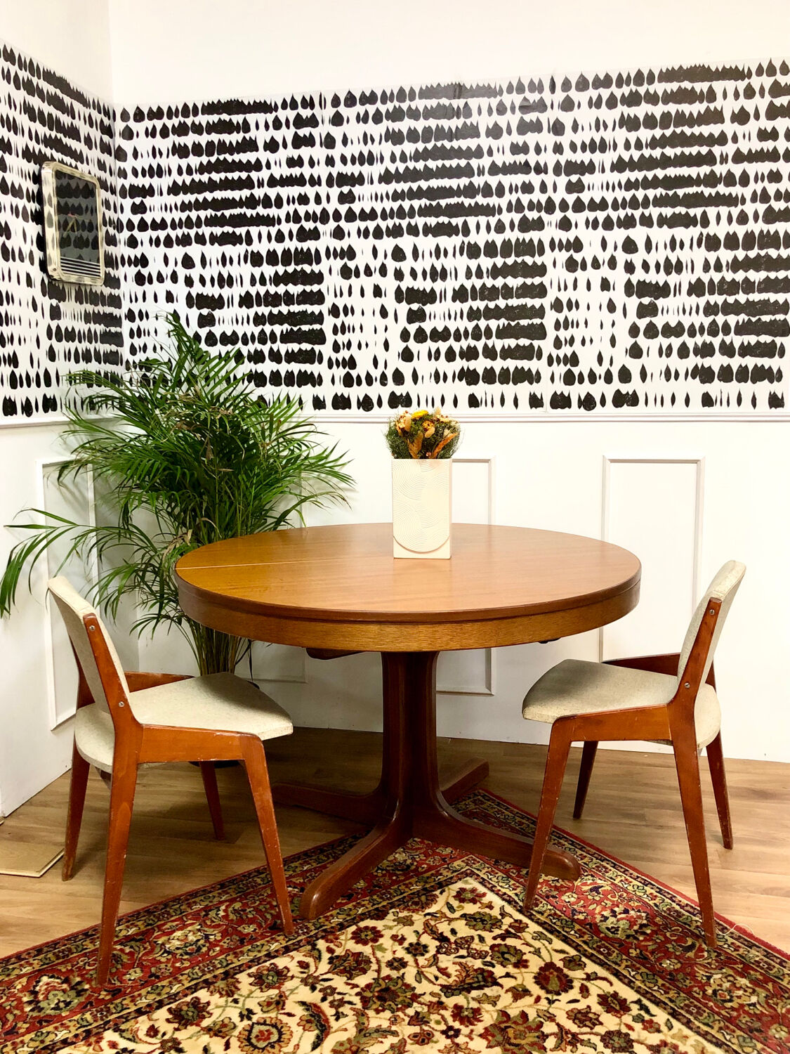 Baumann dining table