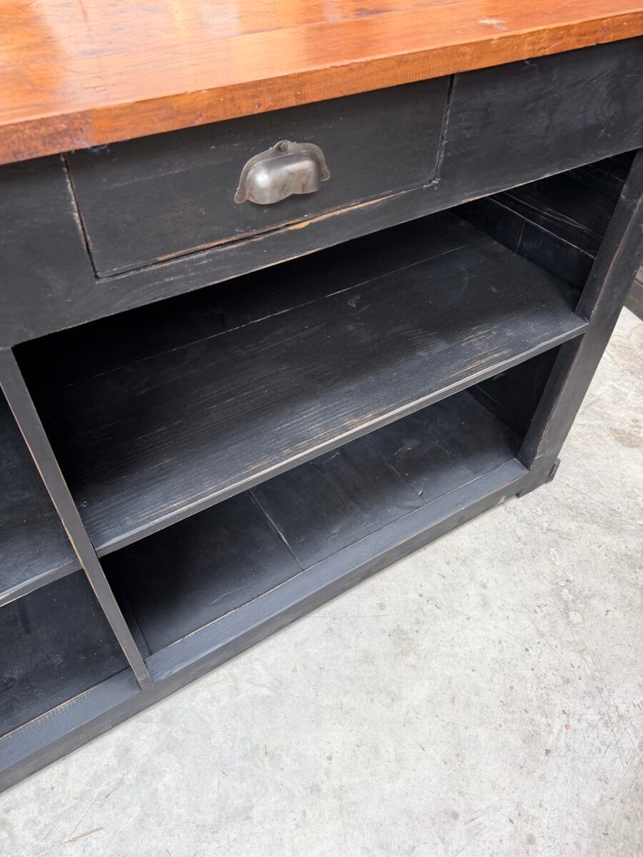 Trading counter early 20th century